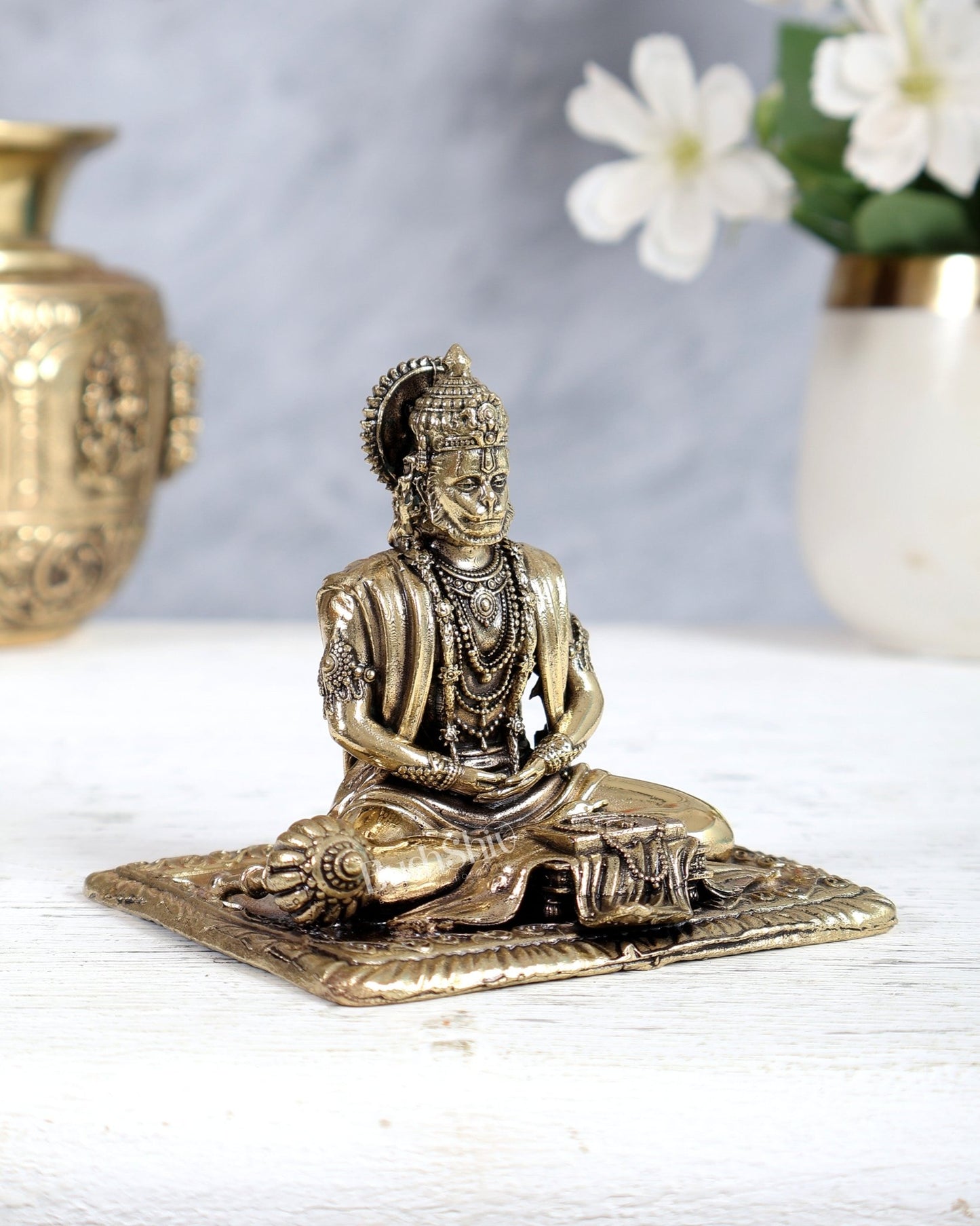 Brass Superfine Bhakt Hanuman Meditation Idol – Compact Divine Statue (3 Inches - Budhshiv.com