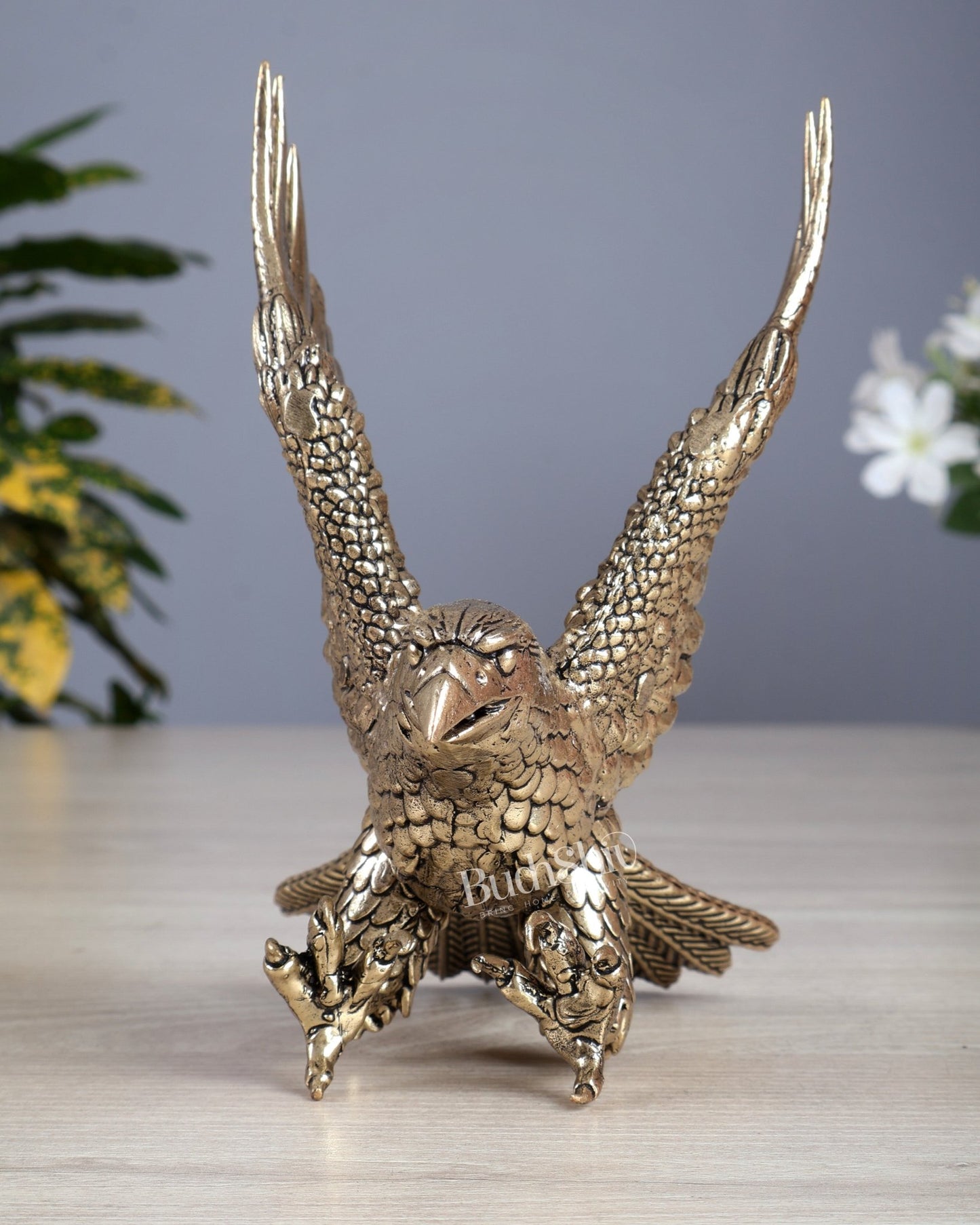 Brass Superfine Eagle Statue – Handcrafted Decorative Sculpture 6.5" - Budhshiv.com