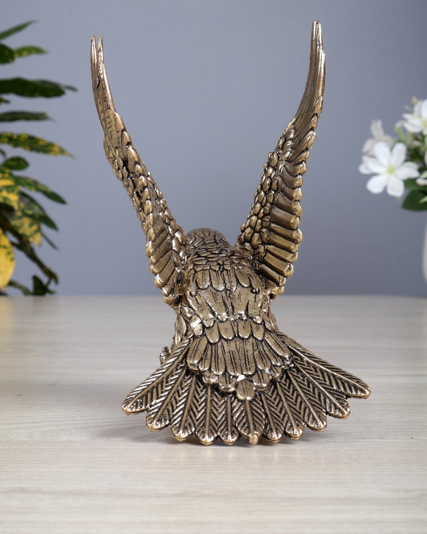 Brass Superfine Eagle Statue – Handcrafted Decorative Sculpture 6.5" - Budhshiv.com