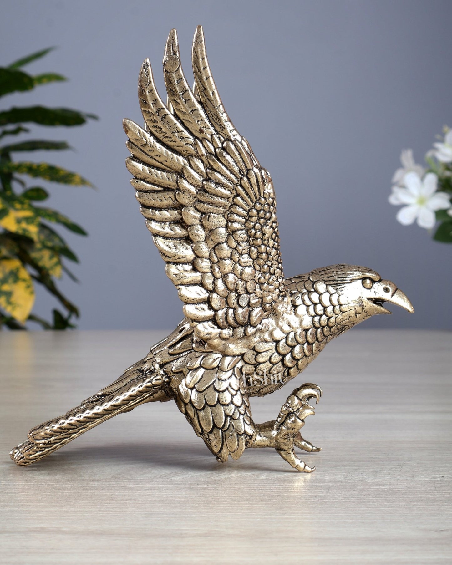 Brass Superfine Eagle Statue – Handcrafted Decorative Sculpture 6.5" - Budhshiv.com
