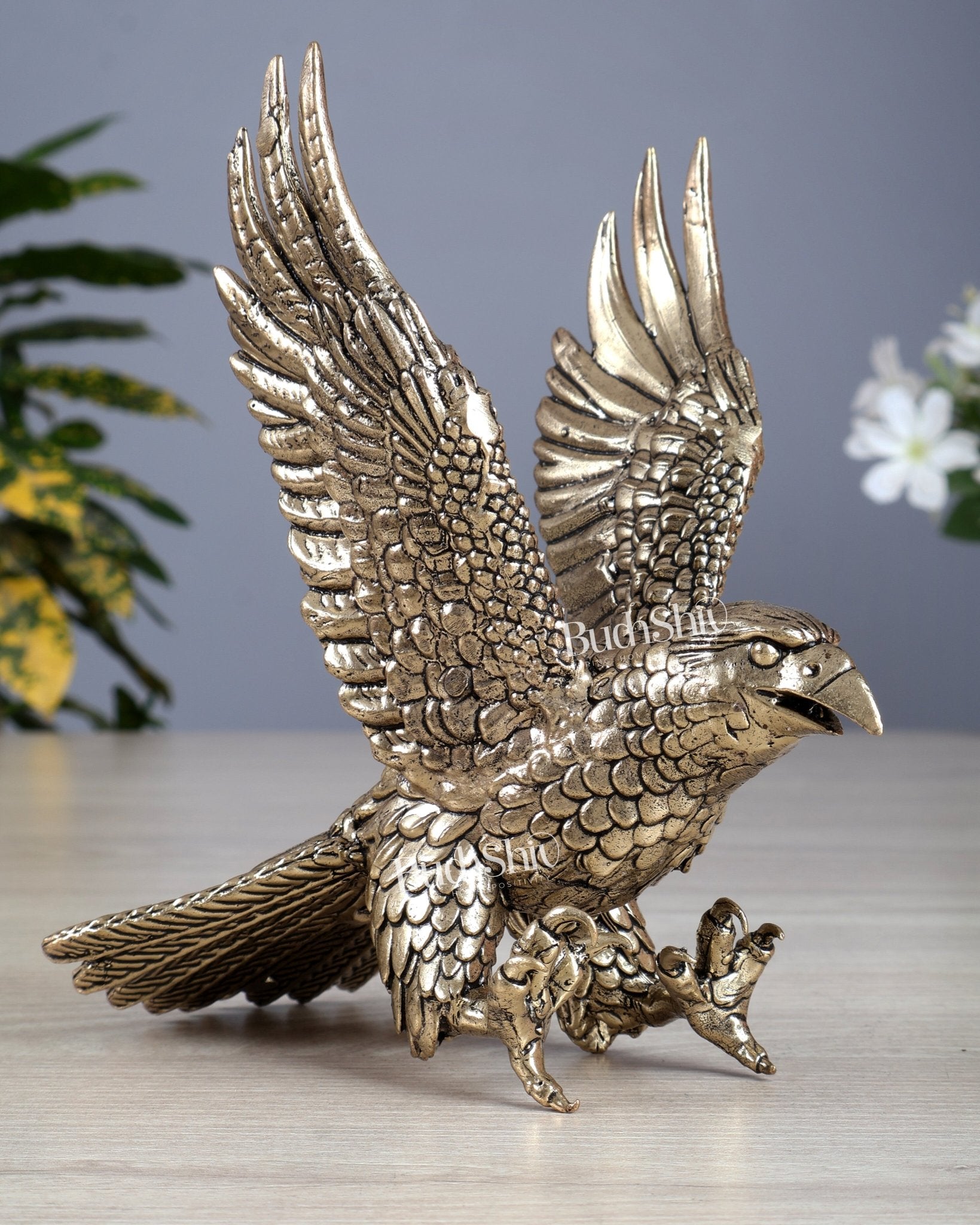 Brass Superfine Eagle Statue – Handcrafted Decorative Sculpture 6.5" - Budhshiv.com