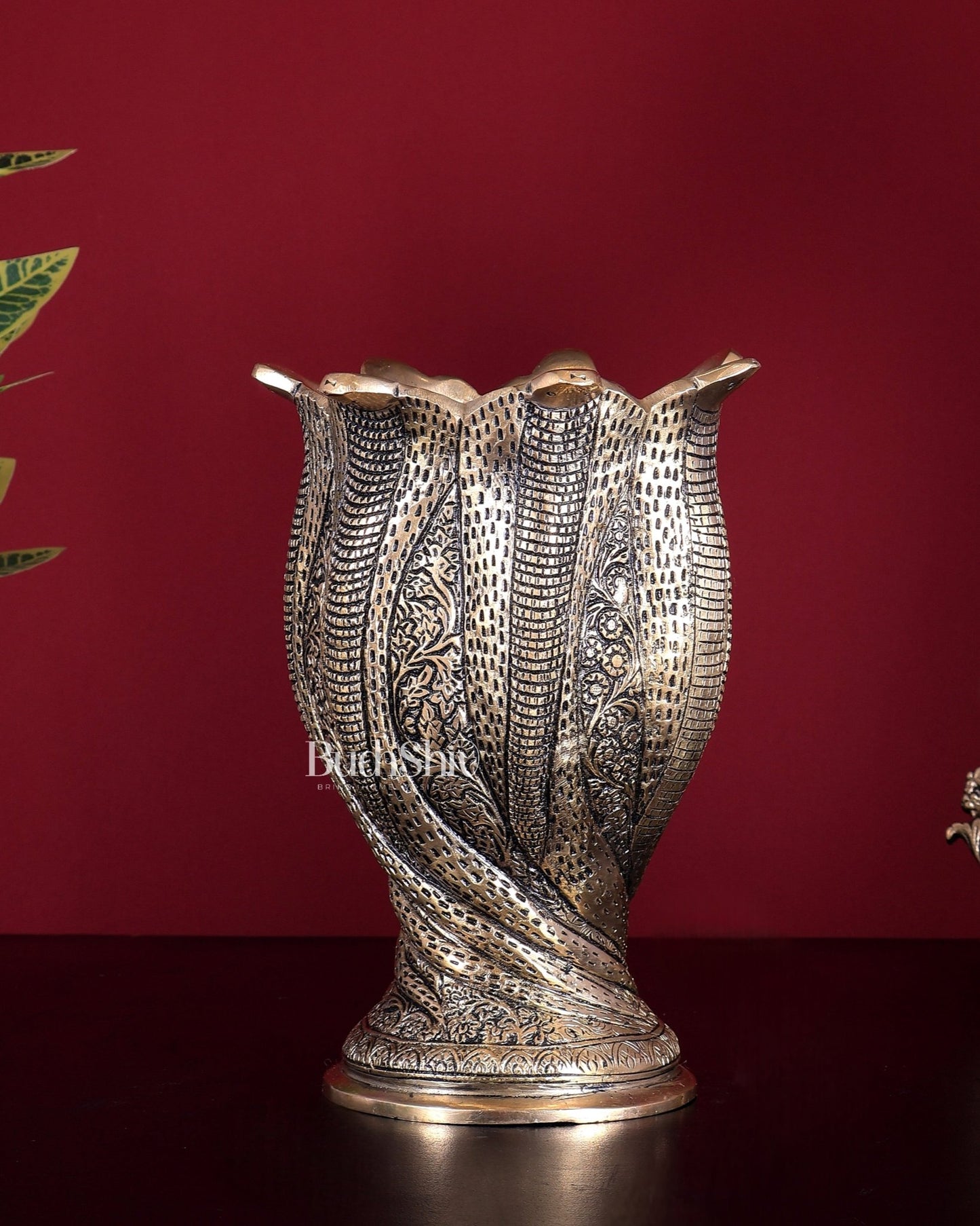 Brass Superfine Flower Vase / Flower Pot with Snake Design – Decorative Artefact 8 inch - Budhshiv.com