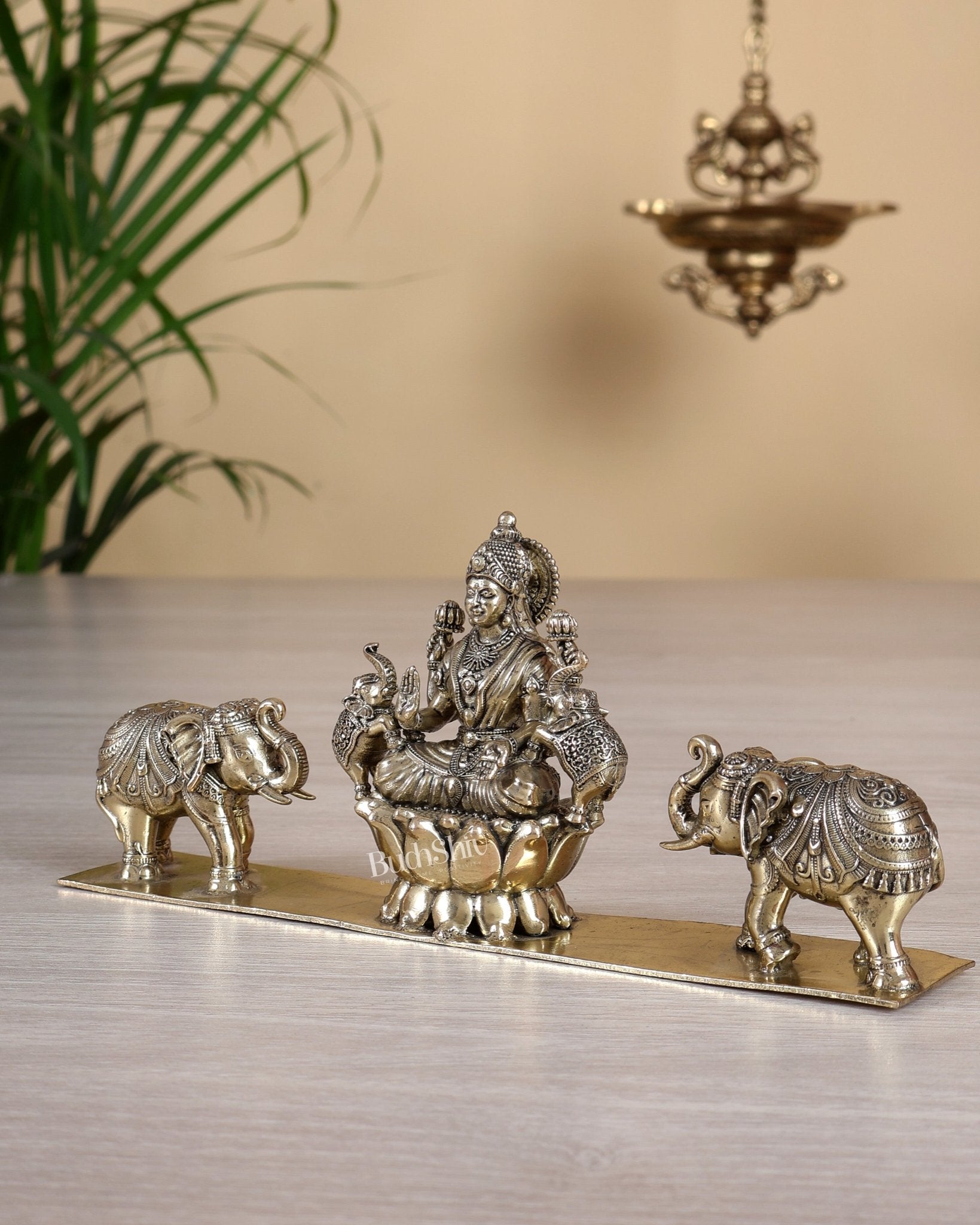 Brass Superfine Gajalakshmi Idol – Lakshmi with Dual Elephants Murti (7 Inch Width) - Budhshiv.com