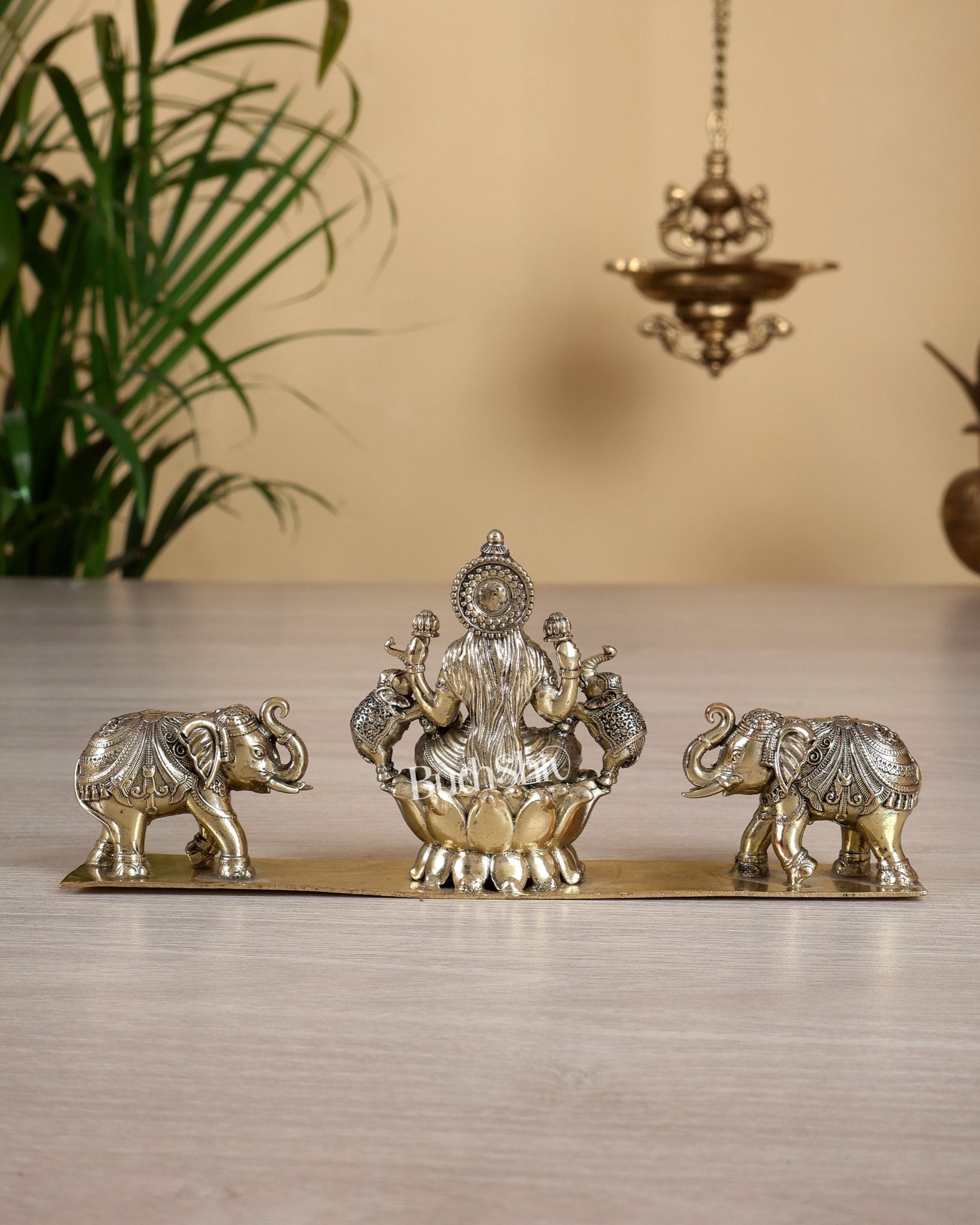 Brass Superfine Gajalakshmi Idol – Lakshmi with Dual Elephants Murti (7 Inch Width) - Budhshiv.com