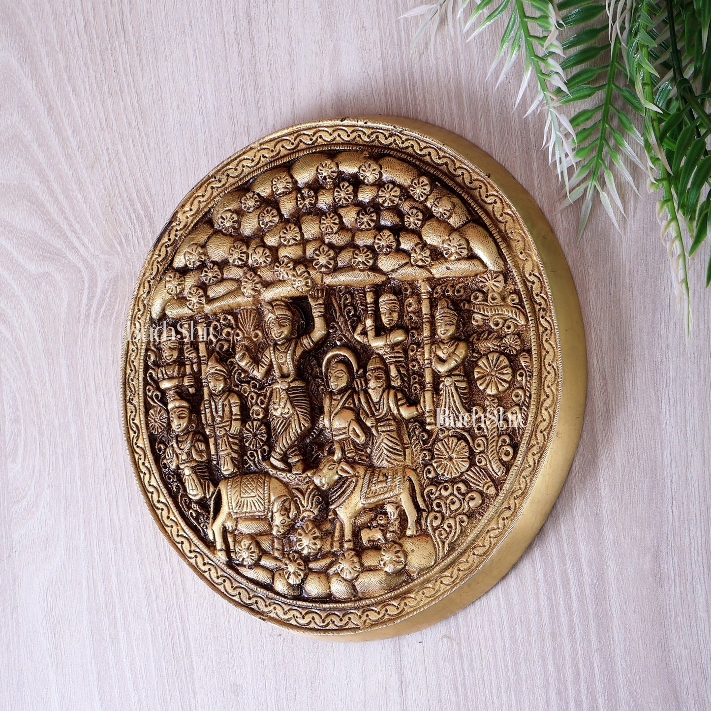 Brass Superfine Govardhan Krishna Wall Hanging Mural | Divine Krishna Temple Decor (8 Inch, 2 Kg) - Budhshiv.com