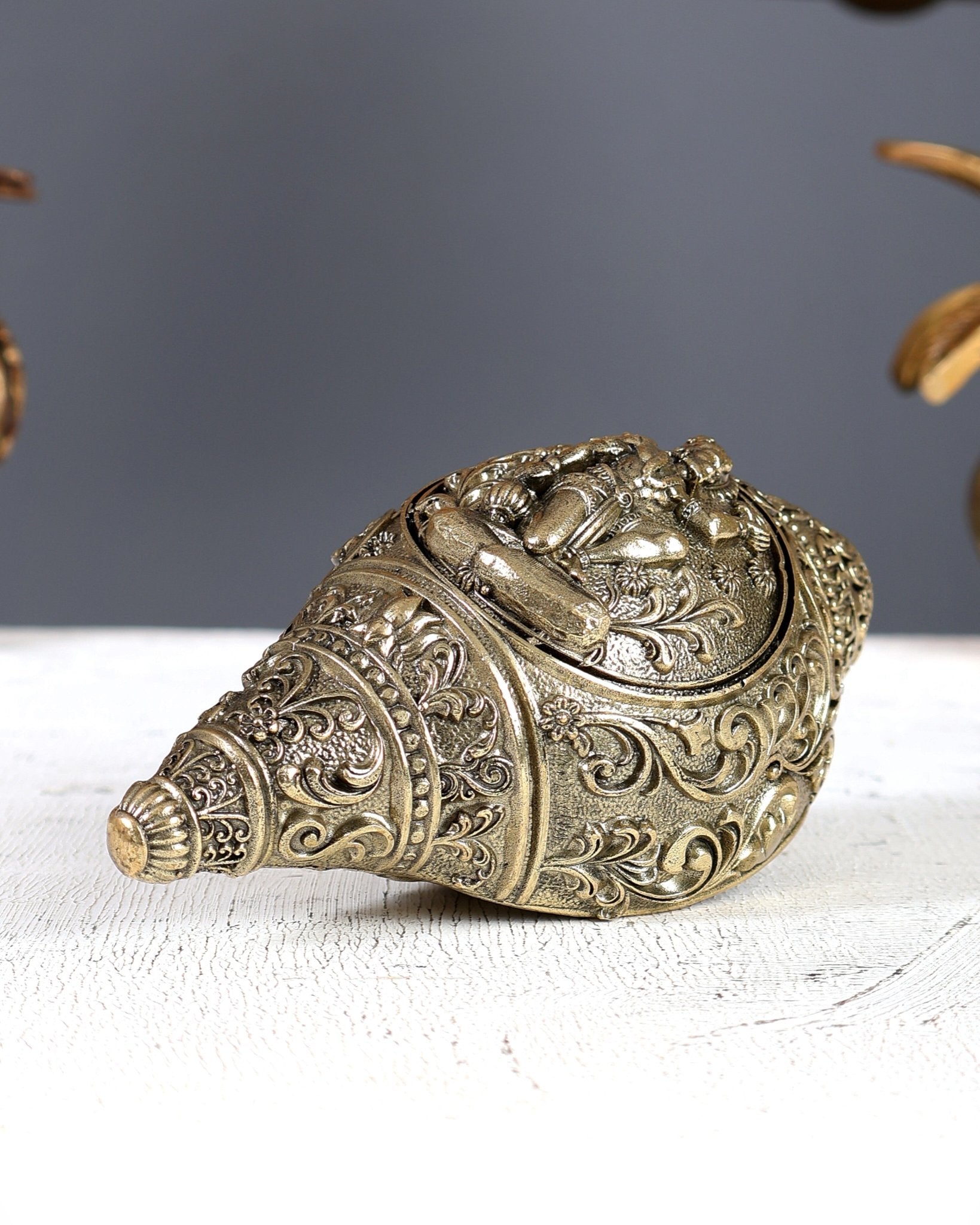 Brass Superfine Hanuman Design Shankh – Auspicious Vastu Sacred Conch Décor 4.25 Inch - Budhshiv.com