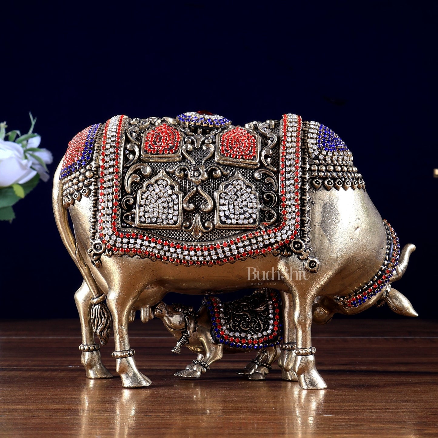 Brass Superfine Kamdhenu Cow with Calf Idol – Jewellers Work Detailing - Budhshiv.com