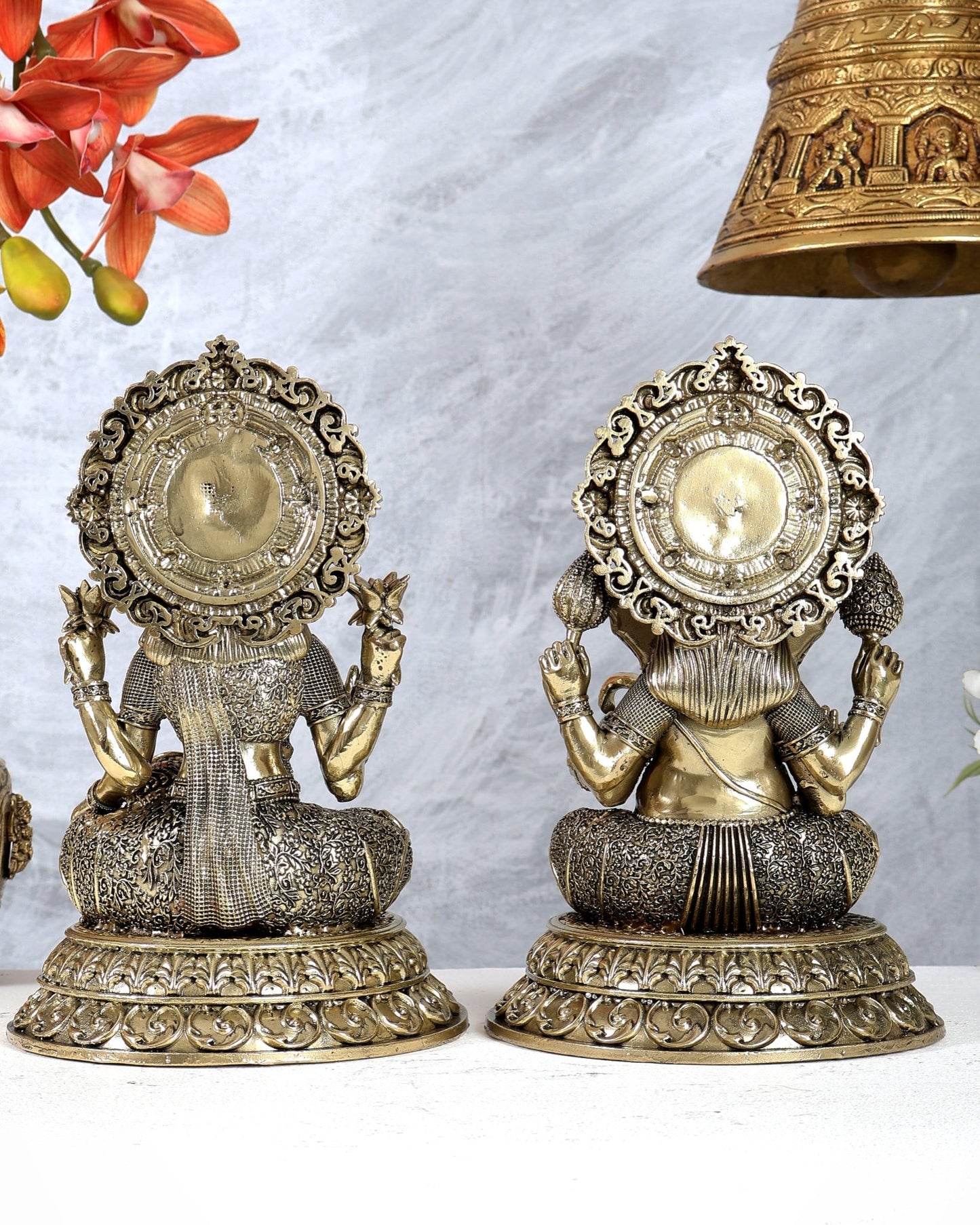 Brass Superfine Lakshmi Ganesha Idol Set with Prabhavali 8 inch - Budhshiv.com
