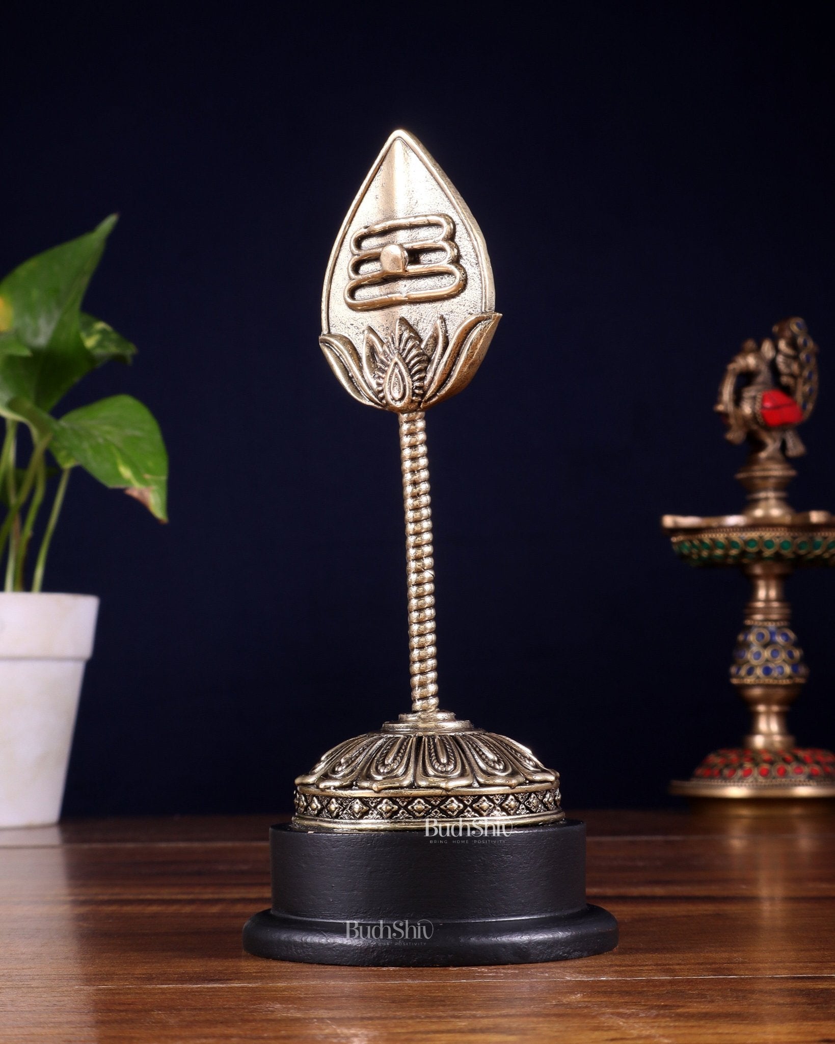 Brass Superfine Murugan Vel with Sturdy MDF Base – 7 Inch - Budhshiv.com
