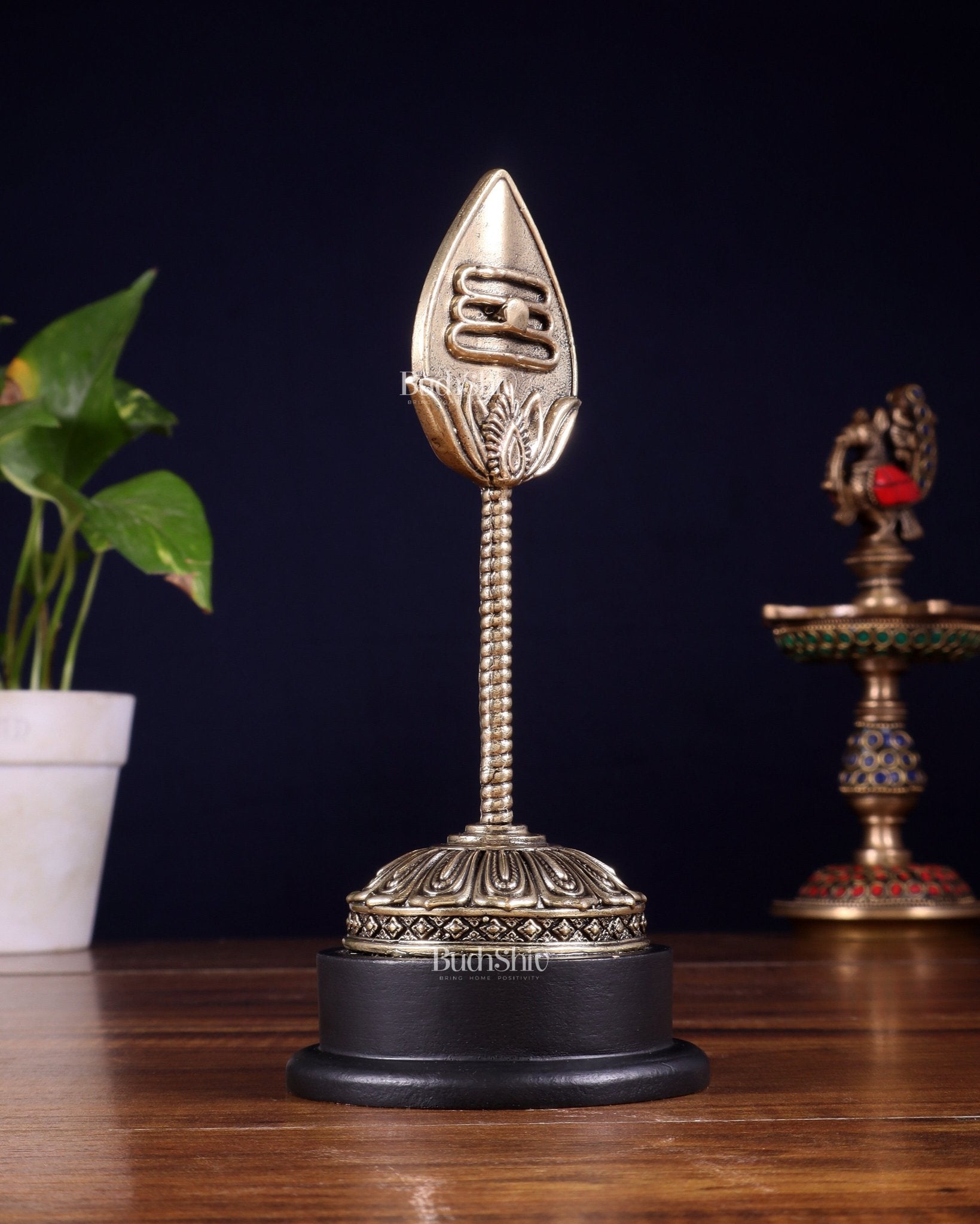 Brass Superfine Murugan Vel with Sturdy MDF Base – 7 Inch - Budhshiv.com