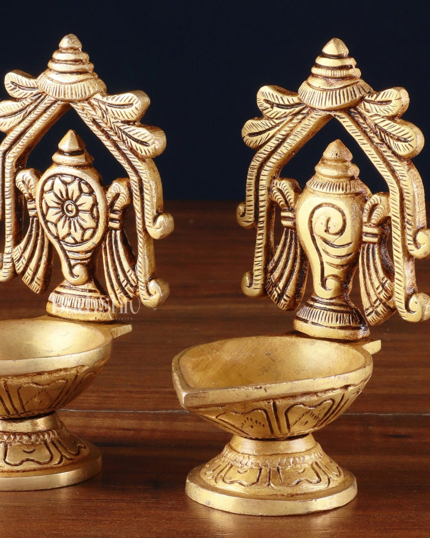 Brass Superfine Shankh Chakra Diya 4.5" - Budhshiv.com