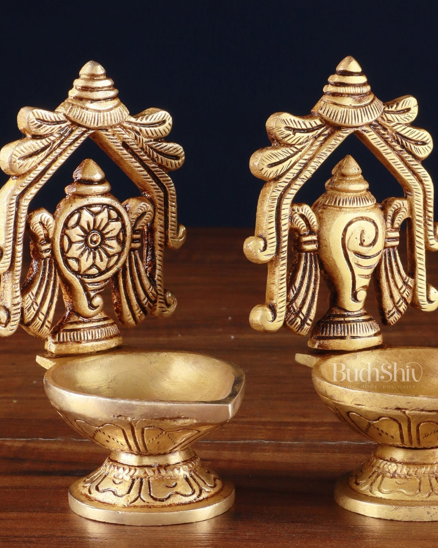 Brass Superfine Shankh Chakra Diya 4.5" - Budhshiv.com