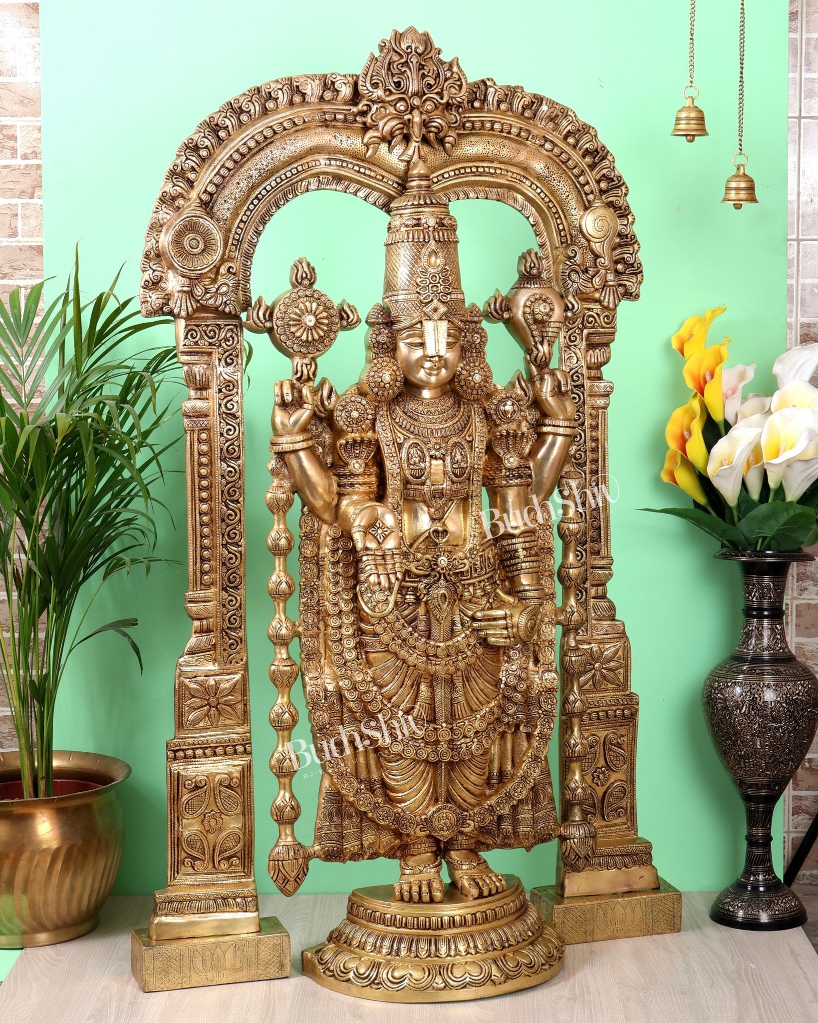 Brass Superfine Tirupati Balaji Statue with Thiruvarchi Prabhavali (53 Inch, 80 Kg) - Budhshiv.com