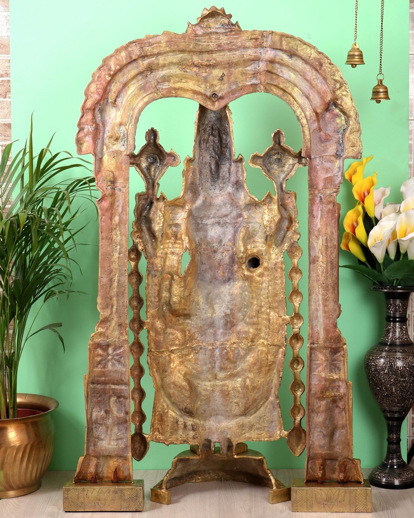 Brass Superfine Tirupati Balaji Statue with Thiruvarchi Prabhavali (53 Inch, 80 Kg) - Budhshiv.com