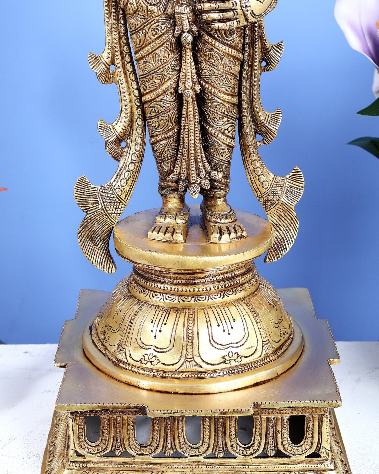 Brass Tirupati Balaji Statue – Finely Handcrafted Lord Venkateswara Sculpture (30 Inches) - Budhshiv.com