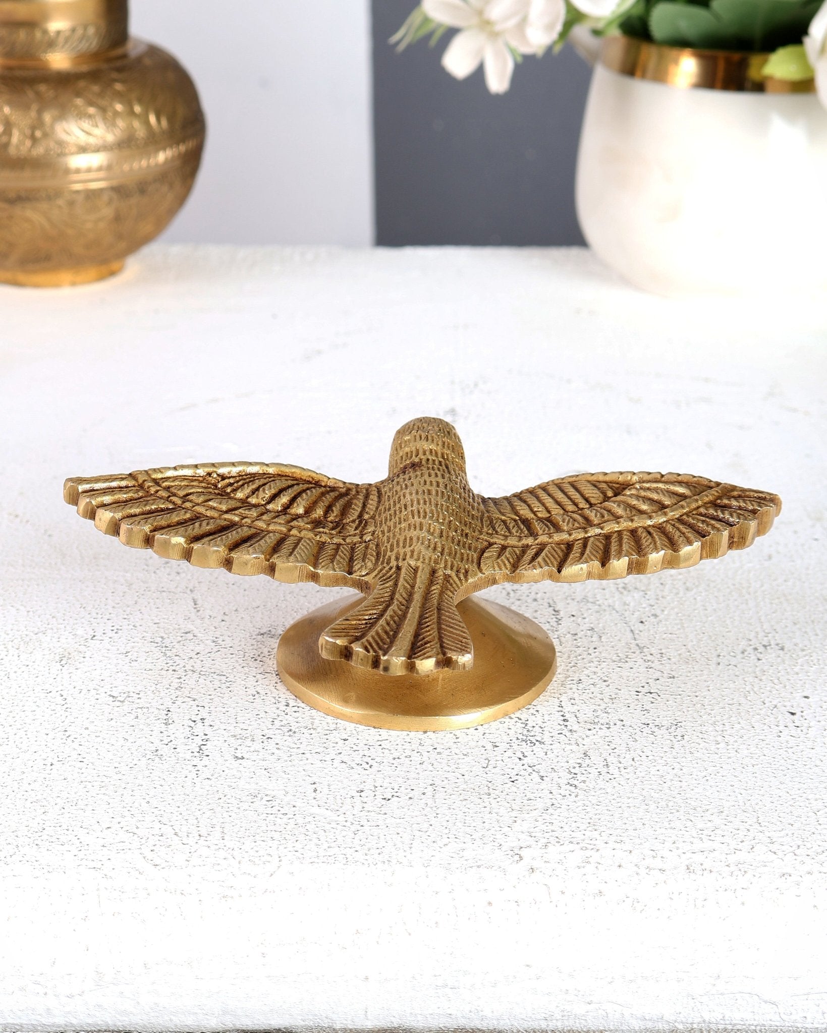 Brass Unique Flying Eagle Showpiece – Vastu Approved Handcrafted Home Décor - Budhshiv.com