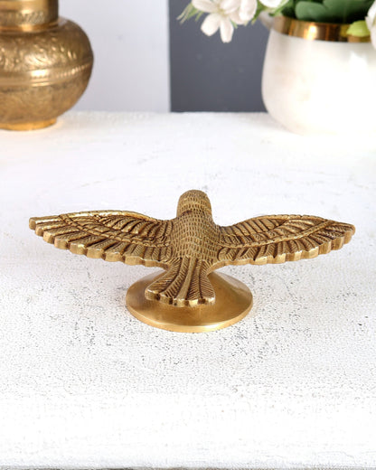 Brass Unique Flying Eagle Showpiece – Vastu Approved Handcrafted Home Décor - Budhshiv.com