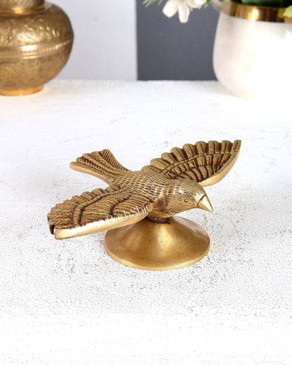 Brass Unique Flying Eagle Showpiece – Vastu Approved Handcrafted Home Décor - Budhshiv.com