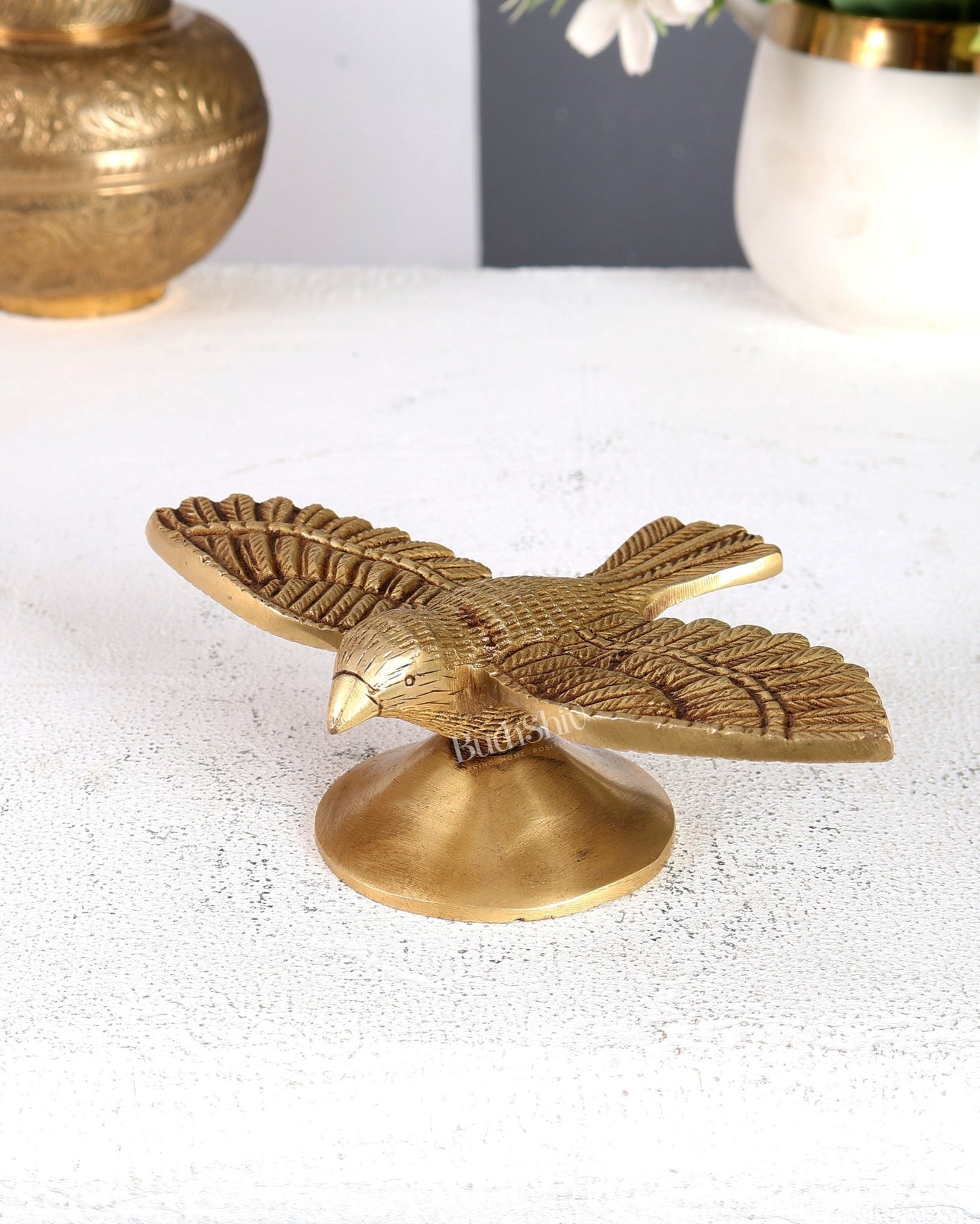 Brass Unique Flying Eagle Showpiece – Vastu Approved Handcrafted Home Décor - Budhshiv.com