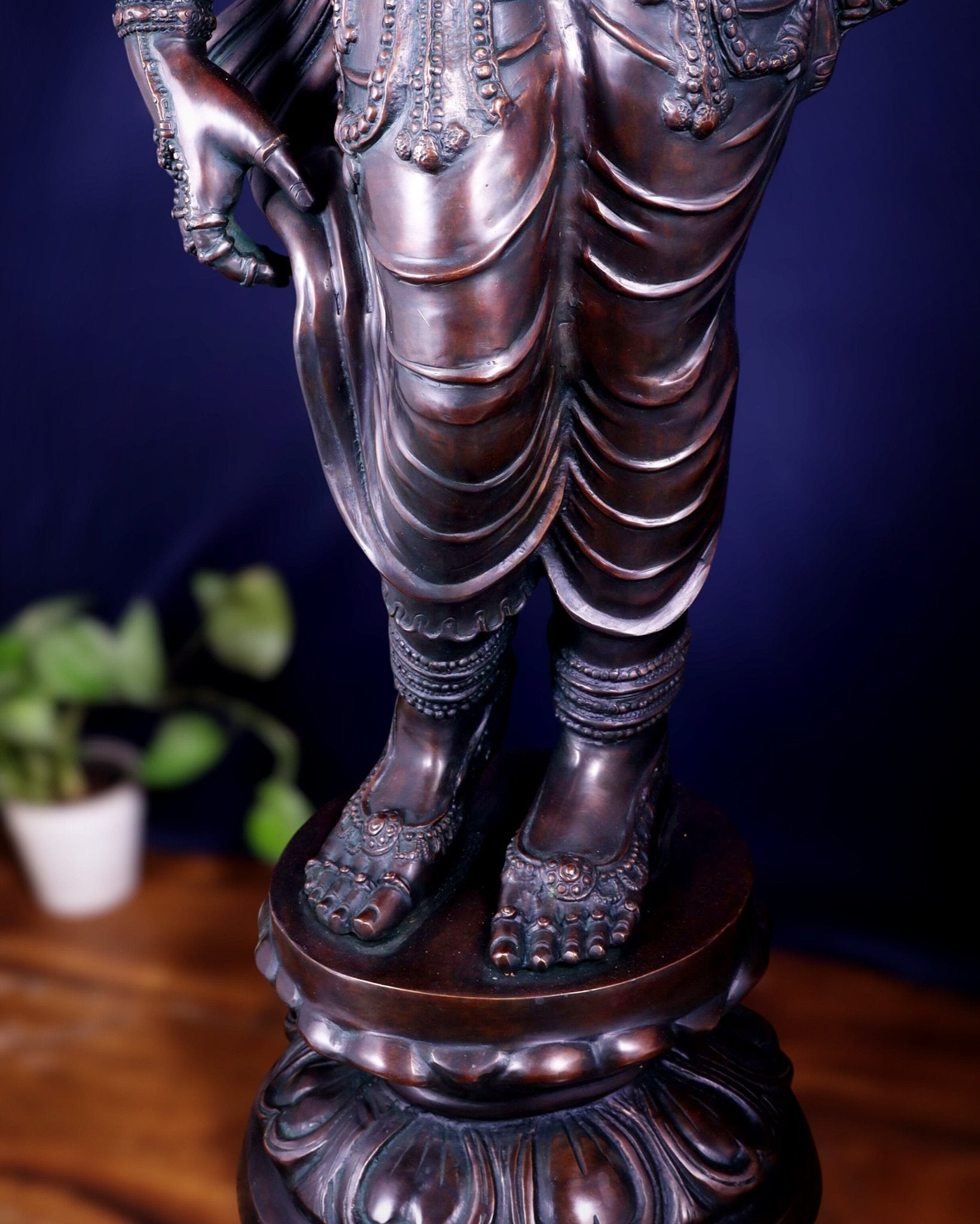 Chola Style Apsara Holding a Mirror – Large Vintage Finish Sculpture 50 inch - Budhshiv.com