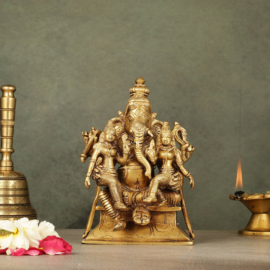 Divine Pure Brass Lord Ganesha Statue with Riddhi and Siddhi | 7" - Budhshiv.com