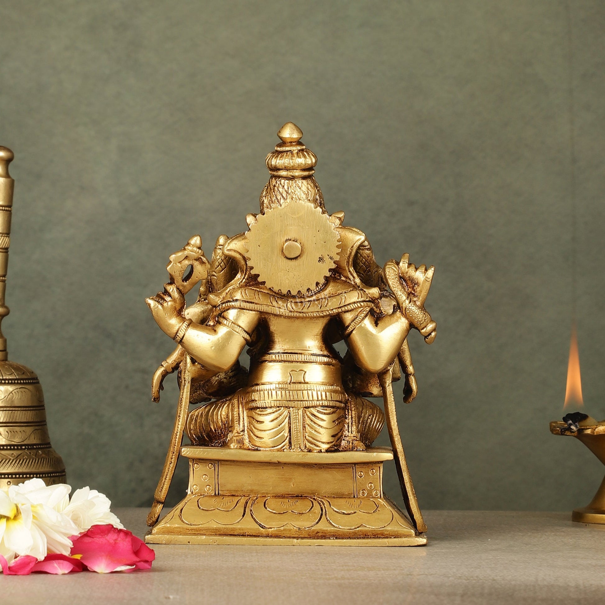Divine Pure Brass Lord Ganesha Statue with Riddhi and Siddhi | 7" - Budhshiv.com