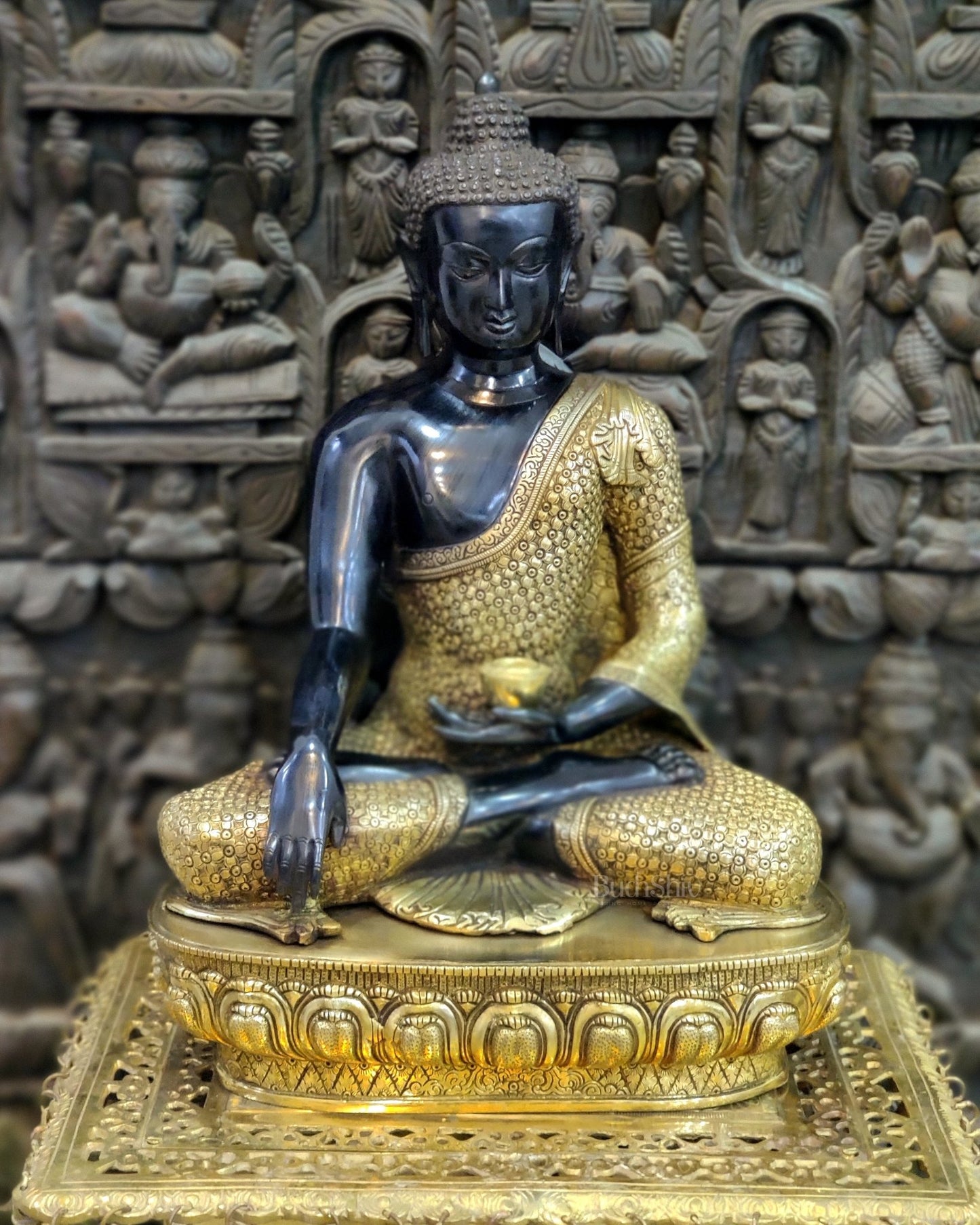 Fine Brass Buddha Statue | Bhoomisparsha Mudra |22.5 inch - Budhshiv.com