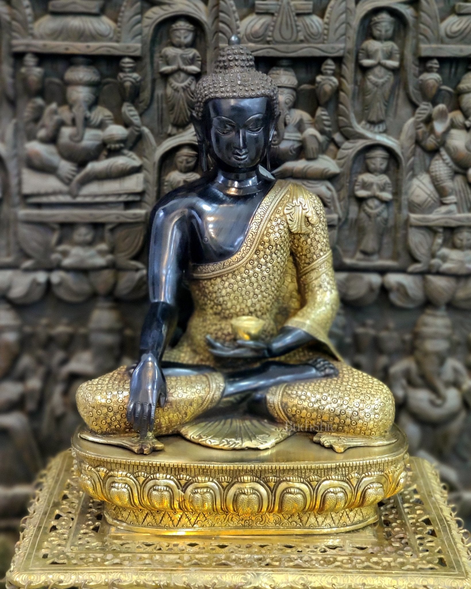Fine Brass Buddha Statue | Bhoomisparsha Mudra |22.5 inch - Budhshiv.com