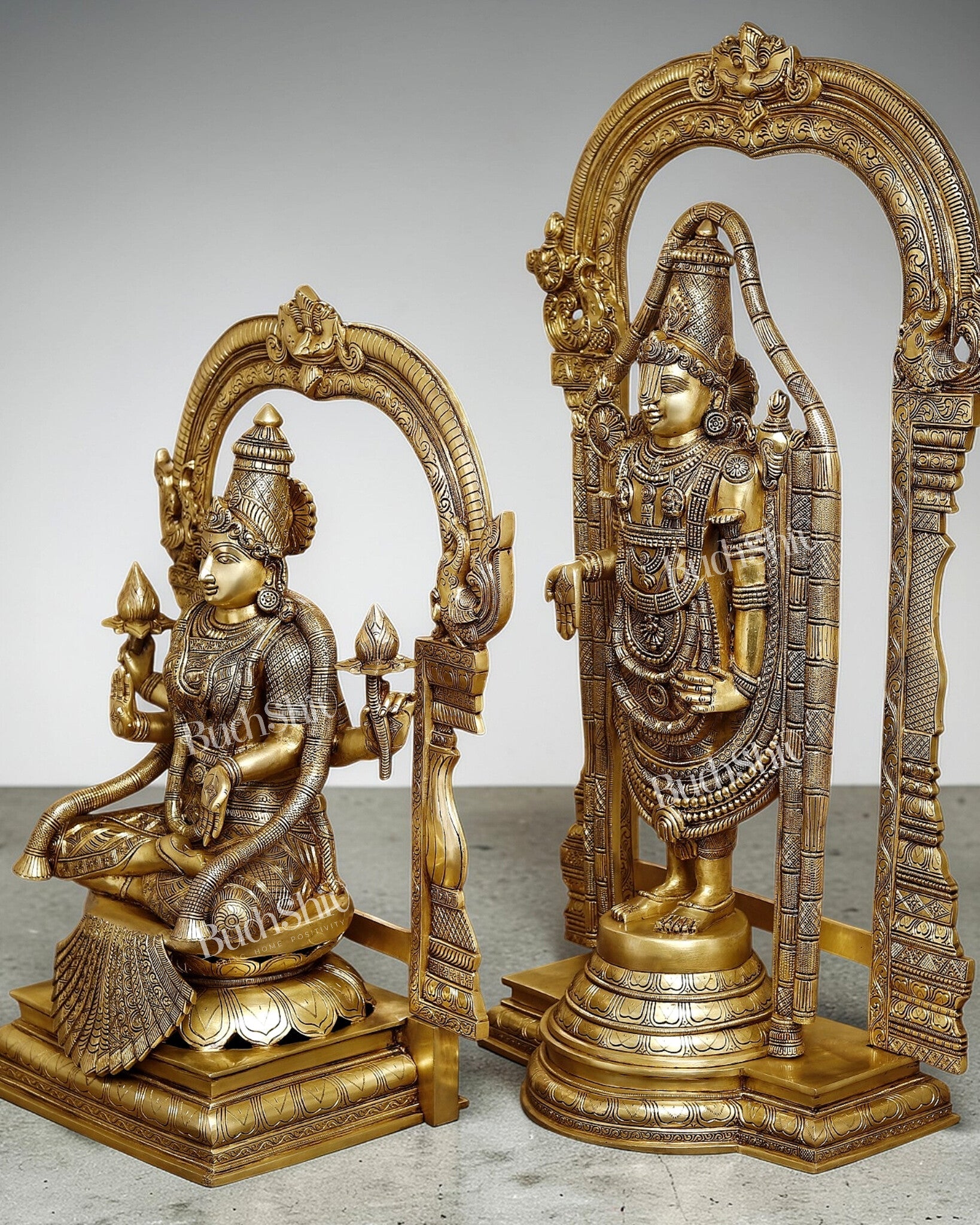 Majestic Brass Lord Venkateshwara & Goddess Padmavathi Statues – Temple Pair 40" - Budhshiv.com