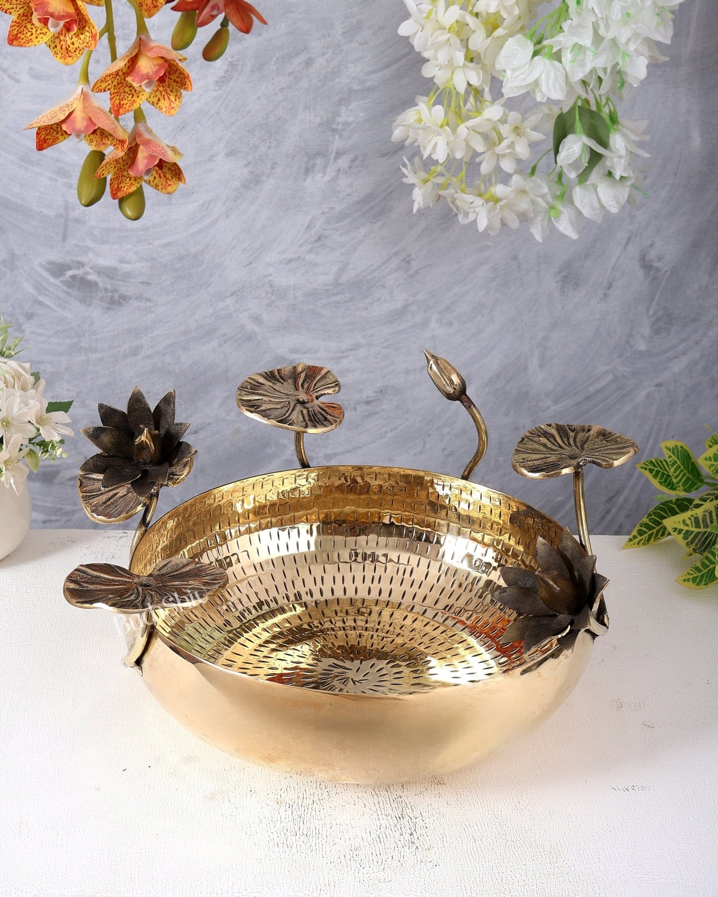 Premium Brass Lightweight Urli with Lotus & Pond Flowers Design – Decorative Bowl (14 Inches) - Budhshiv.com