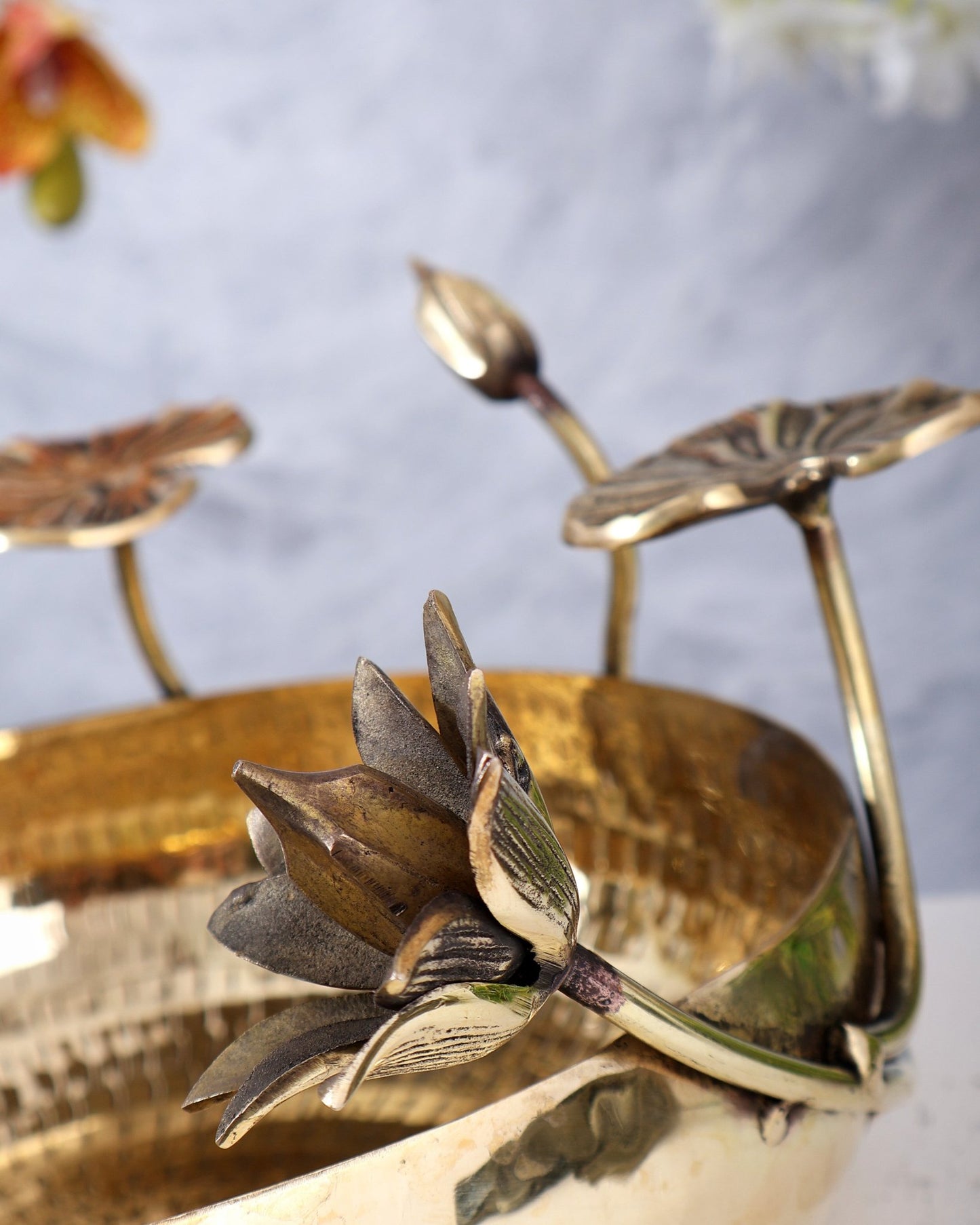 Premium Brass Lightweight Urli with Lotus & Pond Flowers Design – Decorative Bowl (14 Inches) - Budhshiv.com