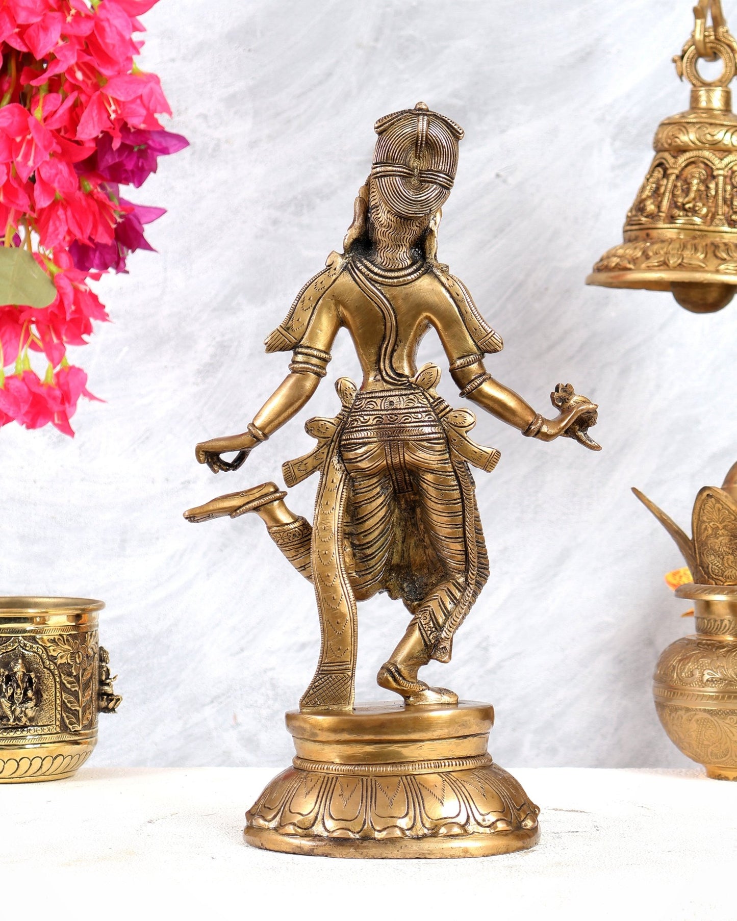 Pure Brass Apsara Lady Statue – Picking Thorn from Foot 13 inch - Budhshiv.com