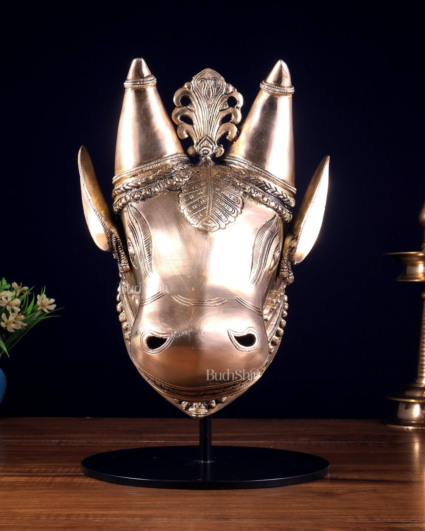 Pure Brass Bull Head Artefact – Table Décor - Budhshiv.com