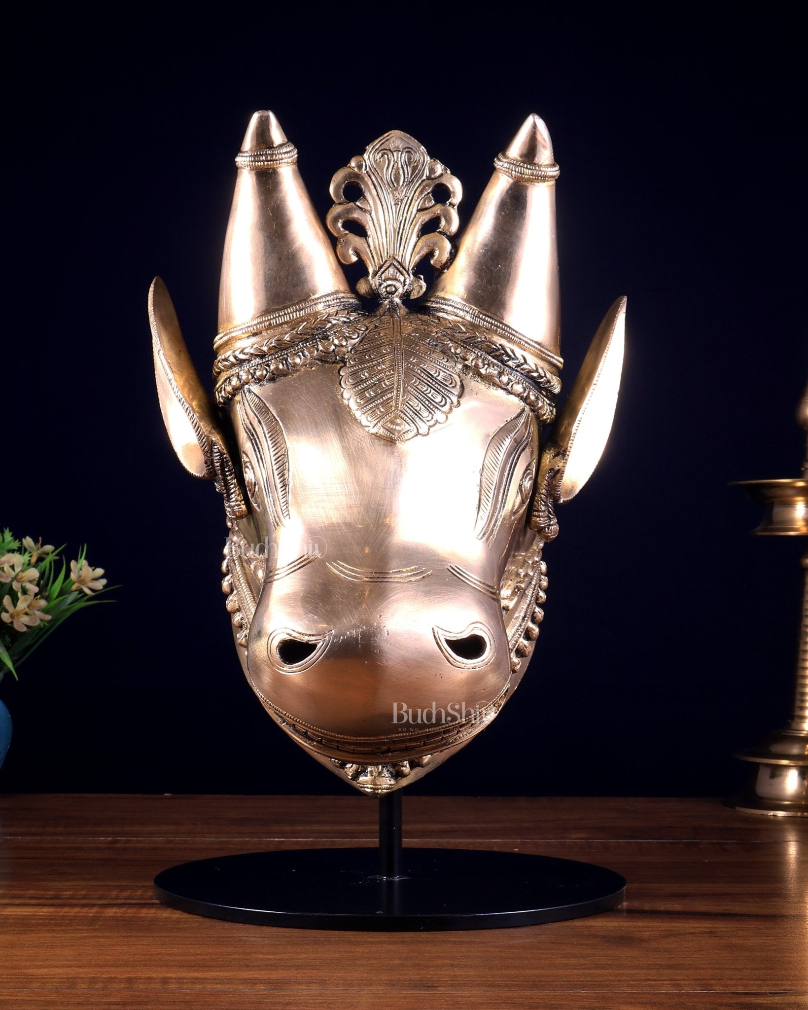 Pure Brass Bull Head Artefact – Table Décor - Budhshiv.com