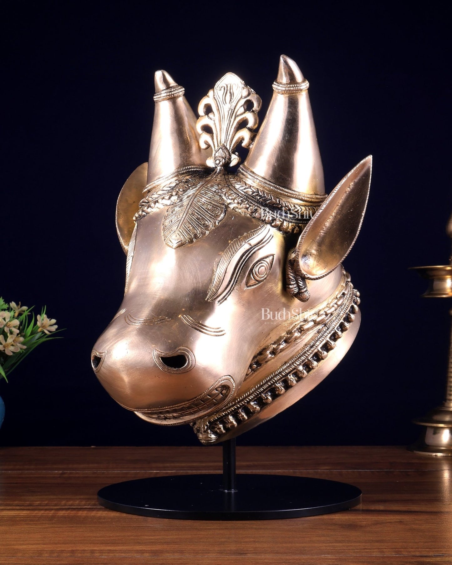 Pure Brass Bull Head Artefact – Table Décor - Budhshiv.com