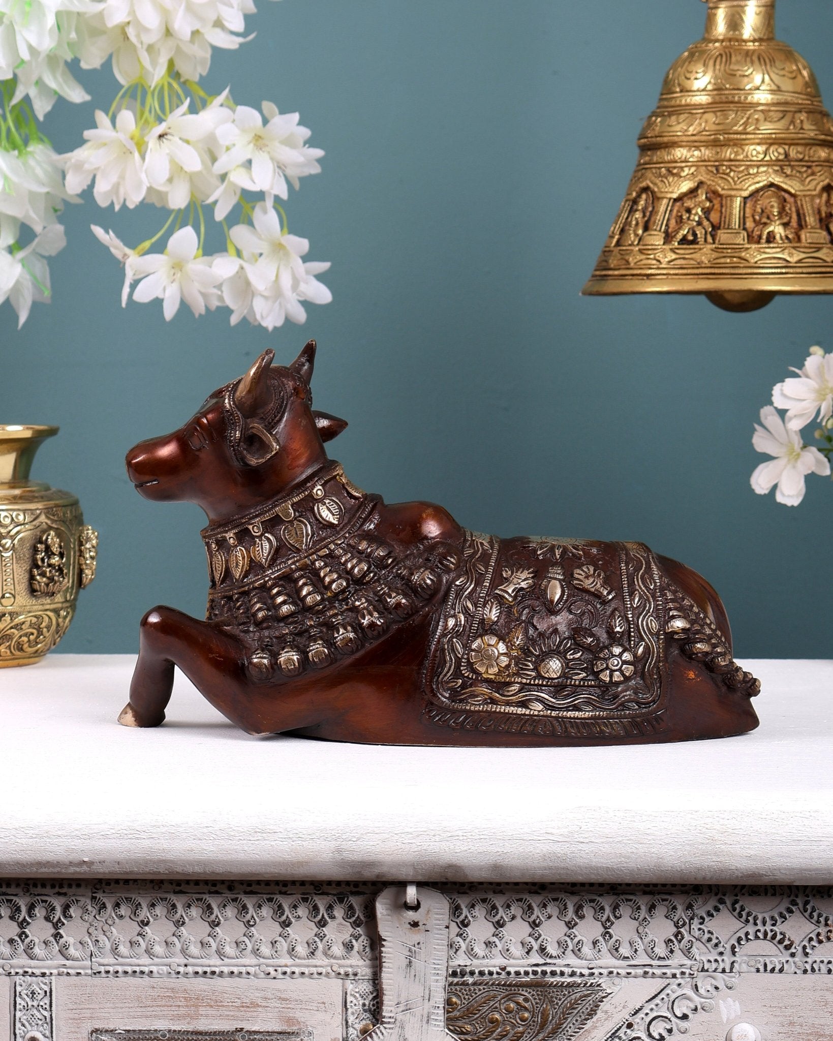 Pure Brass Engraved Nandi Statue – 10" glossy dual tone - Budhshiv.com