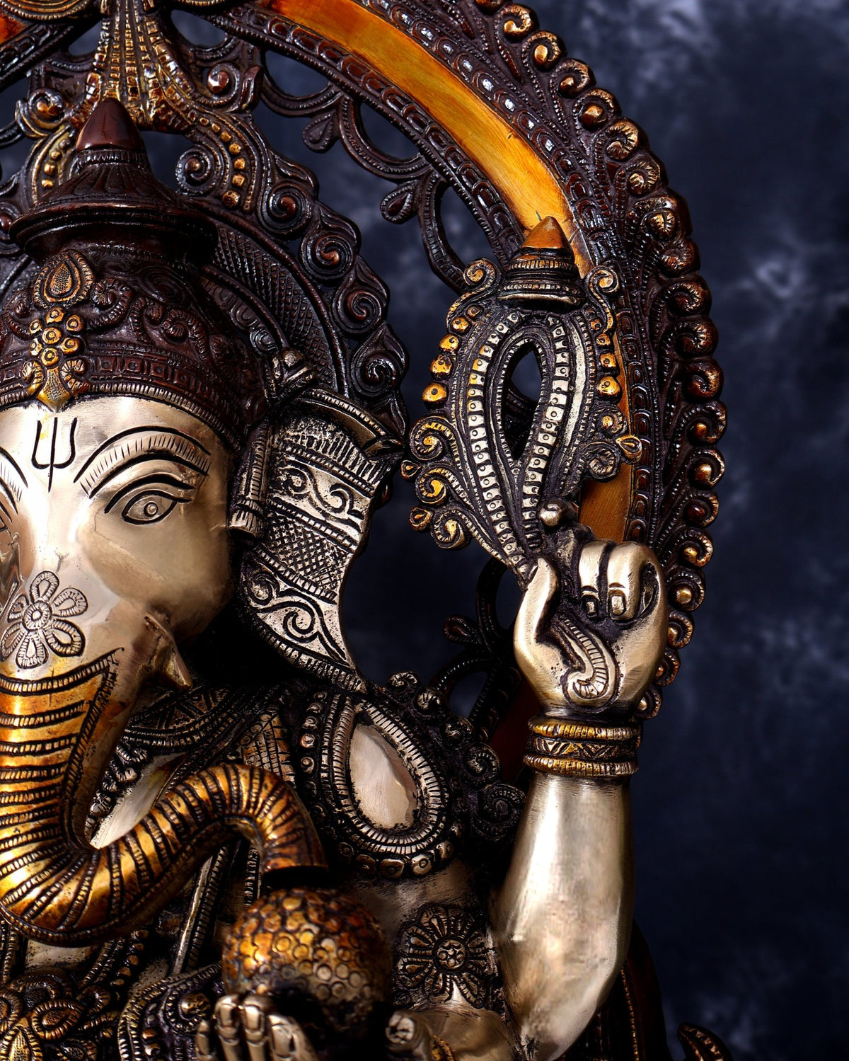 Pure Brass Ganesha large Idol 26 inch with Kirtimukha Prabhavali aureole three tone finish - Budhshiv.com