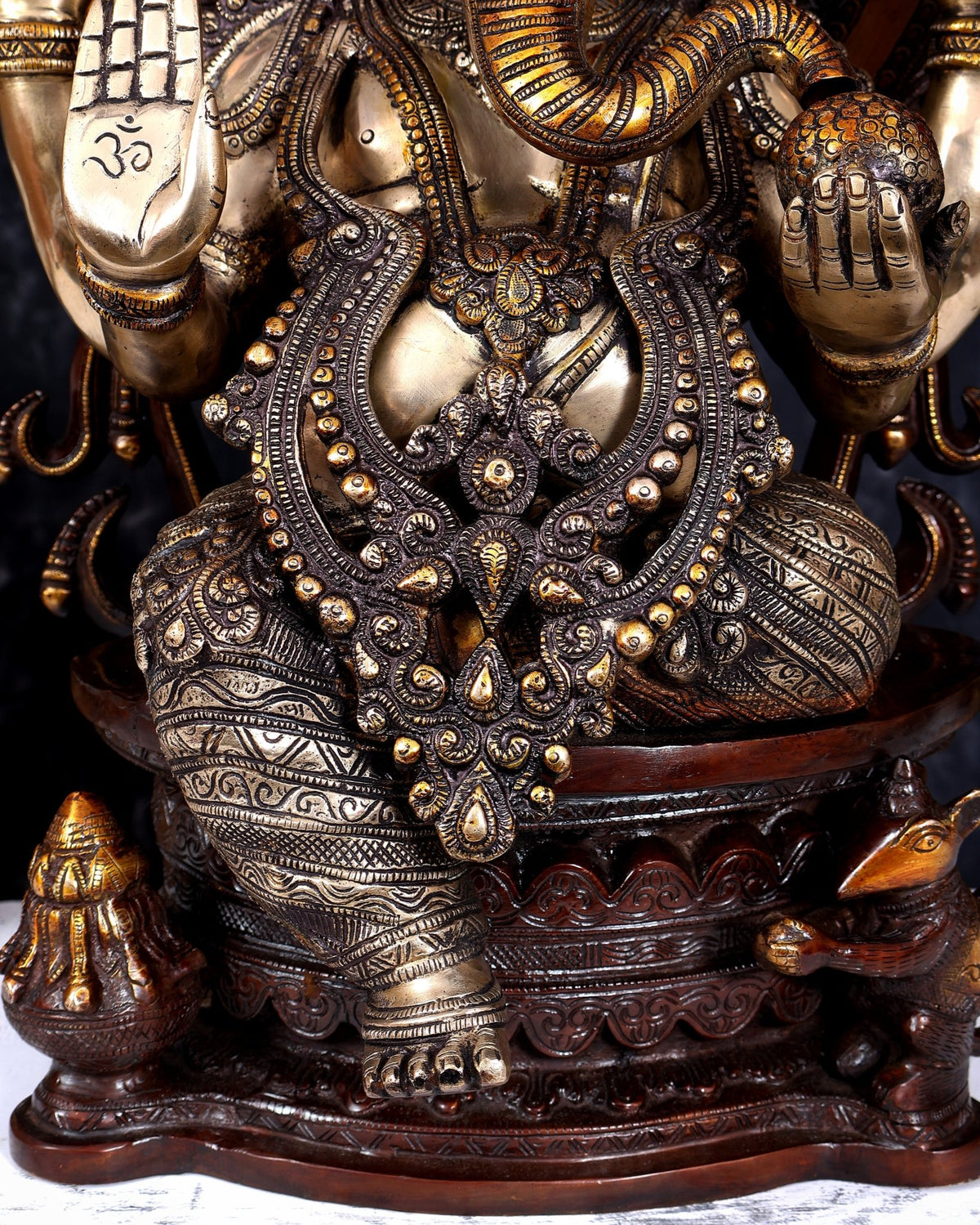 Pure Brass Ganesha large Idol 26 inch with Kirtimukha Prabhavali aureole three tone finish - Budhshiv.com