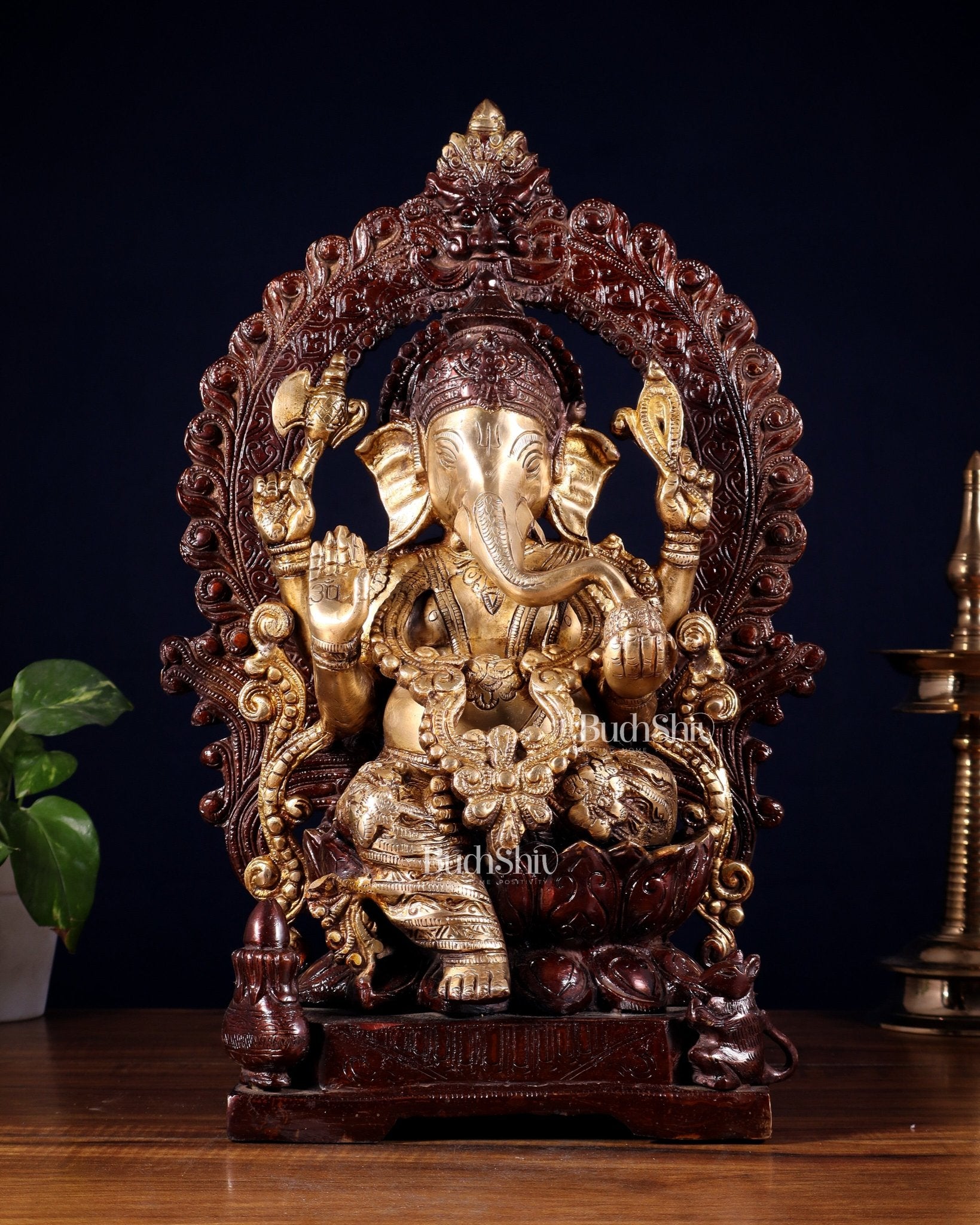 Pure Brass Ganesha with Prabhavali Statue – Dual Tone Finish 18 inch - Budhshiv.com