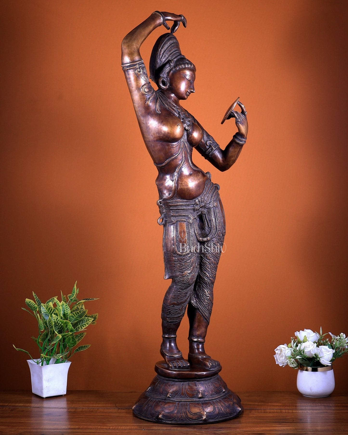Pure Brass Lady sculpture applying sindoor – Chola Style, 38 Inch - Budhshiv.com