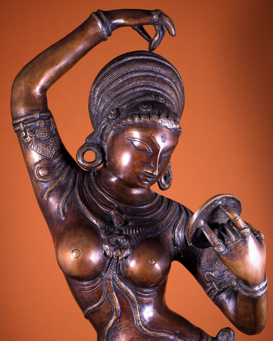 Pure Brass Lady sculpture applying sindoor – Chola Style, 38 Inch - Budhshiv.com