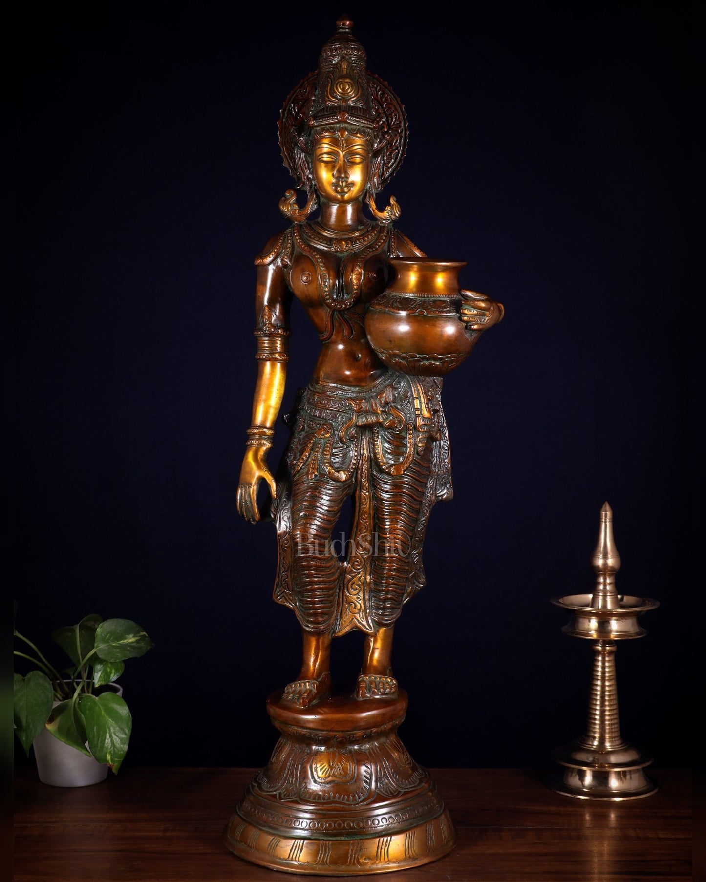 Pure Brass Lady with Pot Statue – Double Chola Tone 28.5 inch - Budhshiv.com