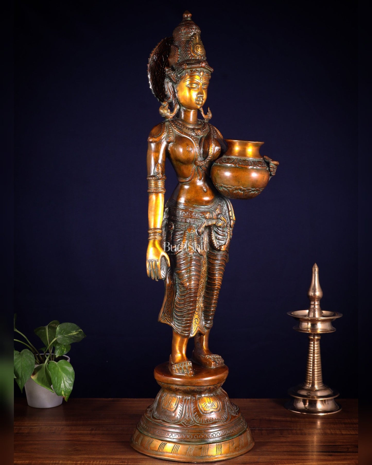 Pure Brass Lady with Pot Statue – Double Chola Tone 28.5 inch - Budhshiv.com
