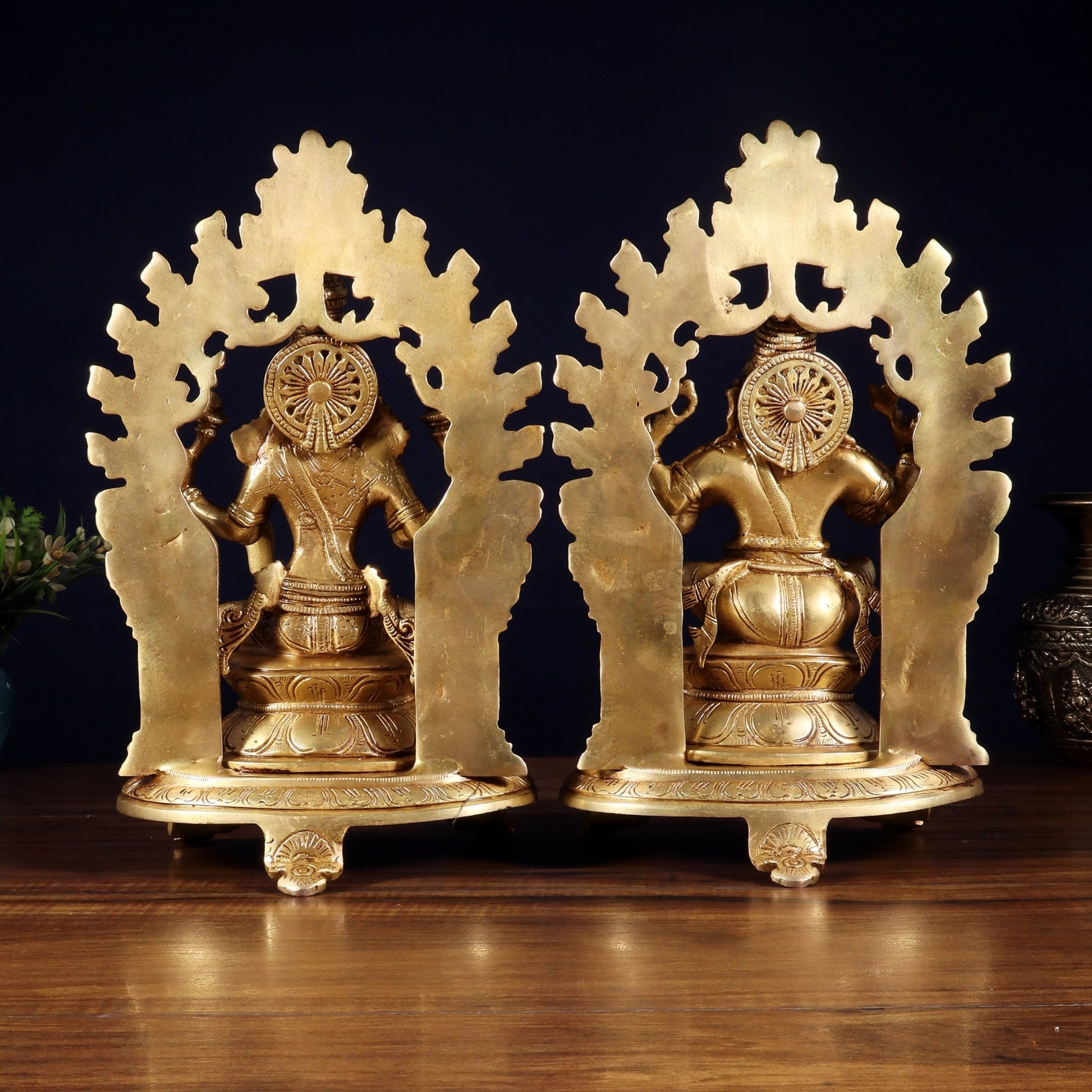 Pure Brass Lord Ganesha & Goddess Lakshmi Idol Pair with Prabhavali | 12 Inch - Budhshiv.com