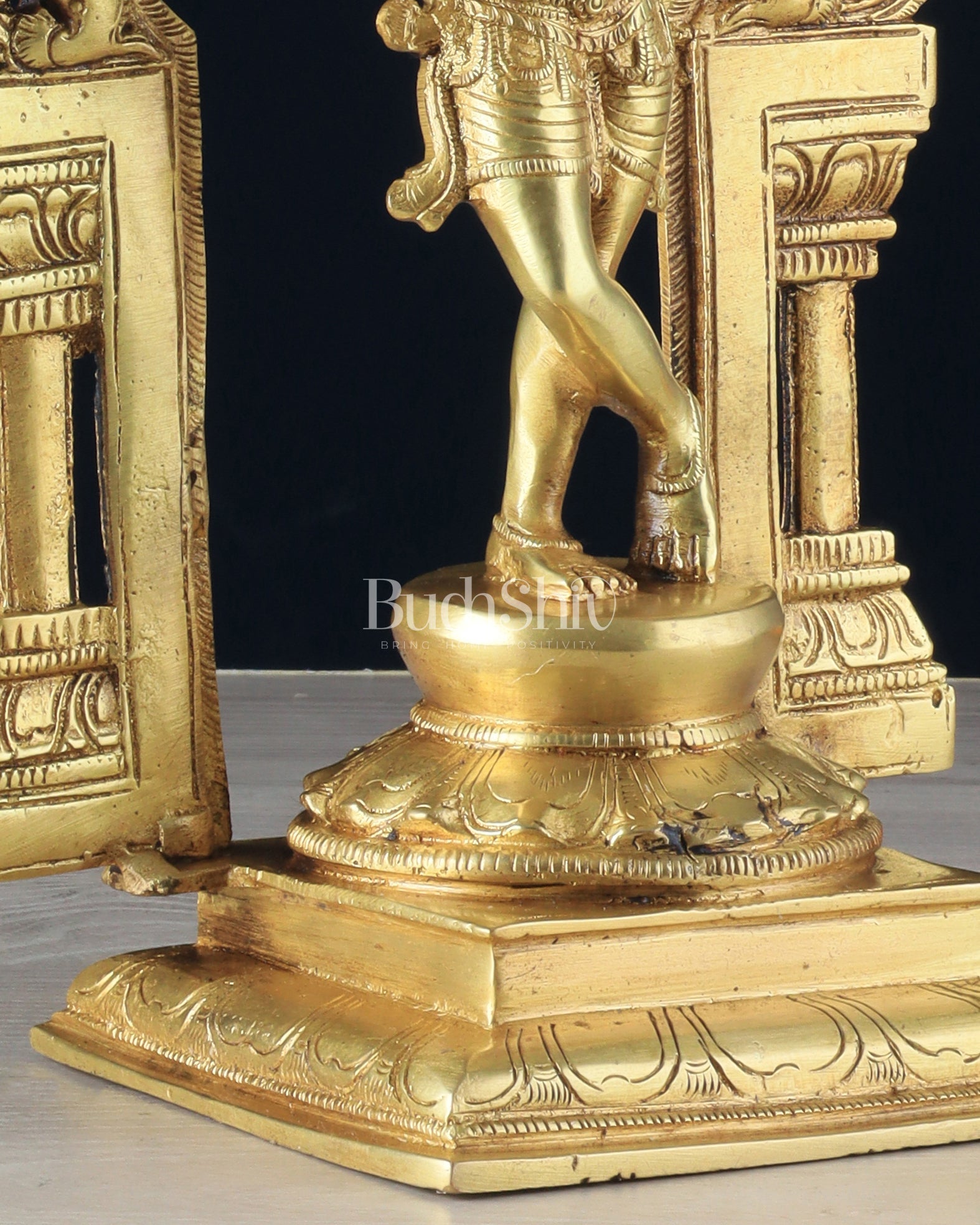 Pure Brass Lord Krishna with Celestial Aura Prabhavali Idol 12.5" golden - Budhshiv.com