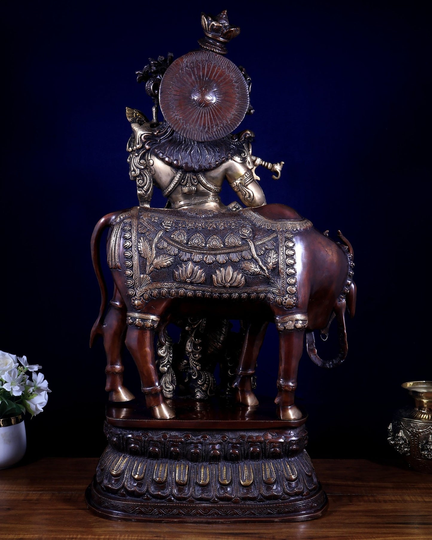 Pure Brass Lord Krishna with Cow Statue – Three Tone Finish 28 inch - Budhshiv.com