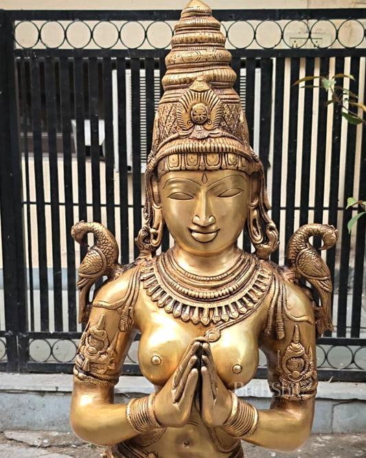 Pure Brass Namaste Lady Statue | Traditional Indian Welcome Woman Sculpture (51 Inch) - Budhshiv.com