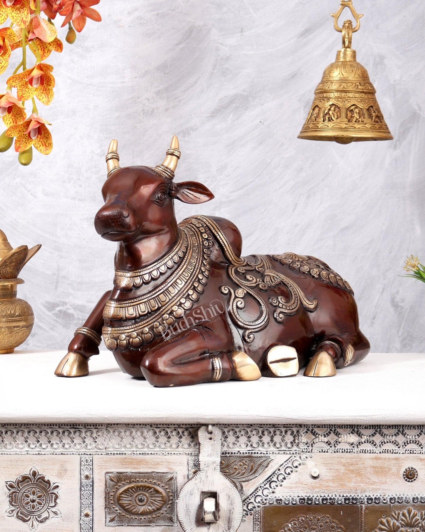 Pure Brass Nandi Statue | 18" Intricate Carvings Dual tone - Budhshiv.com