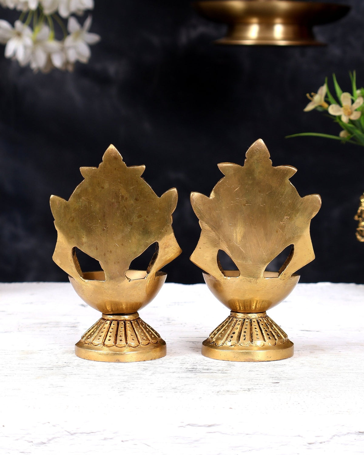 Pure Brass Shankh Chakra Oil Lamps (Pair) 4.5" - Budhshiv.com