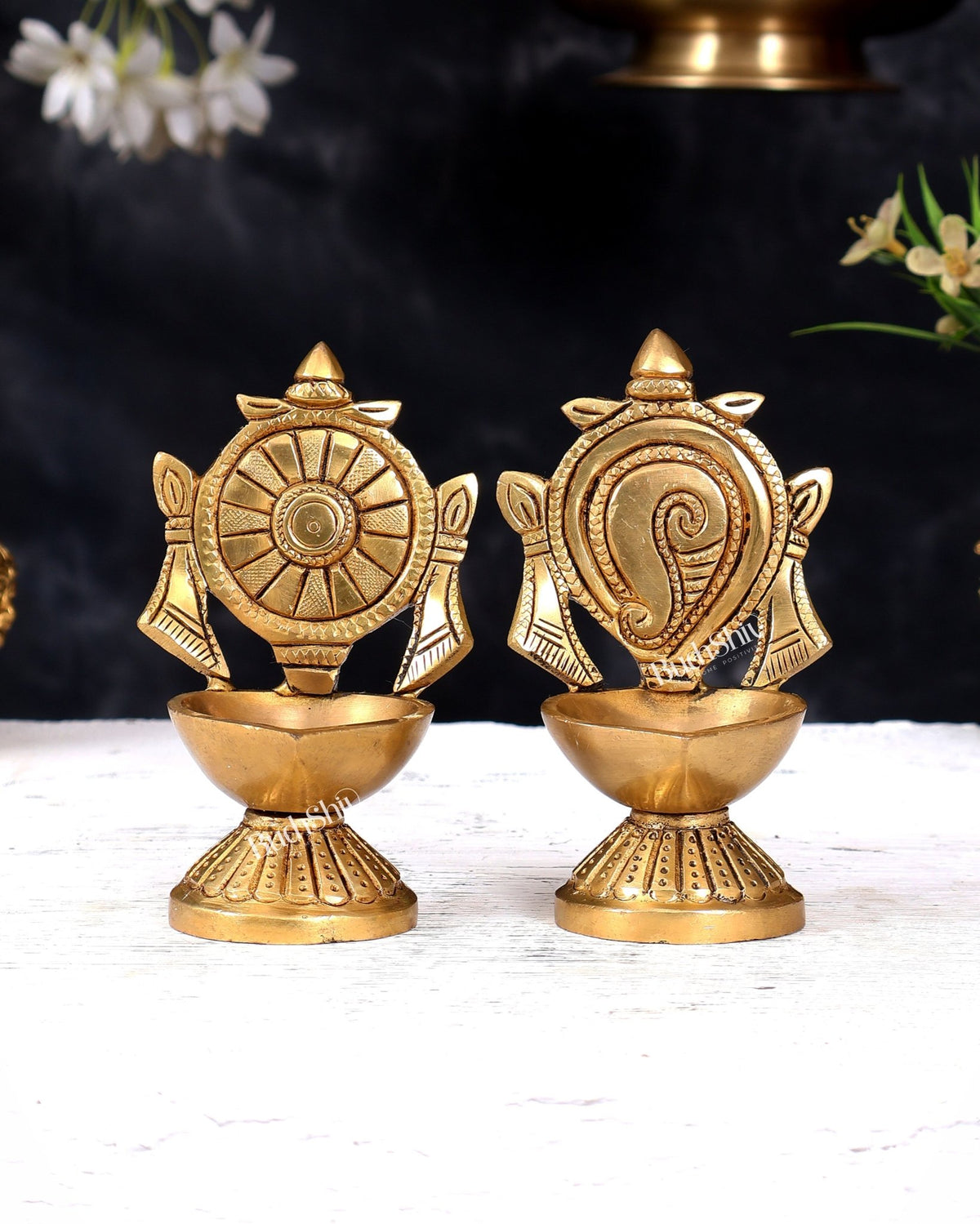 Pure Brass Shankh Chakra Oil Lamps (Pair) 4.5" - Budhshiv.com